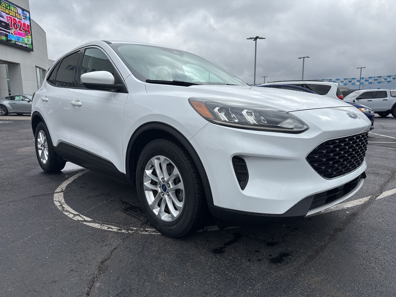 2020 Ford Escape SE