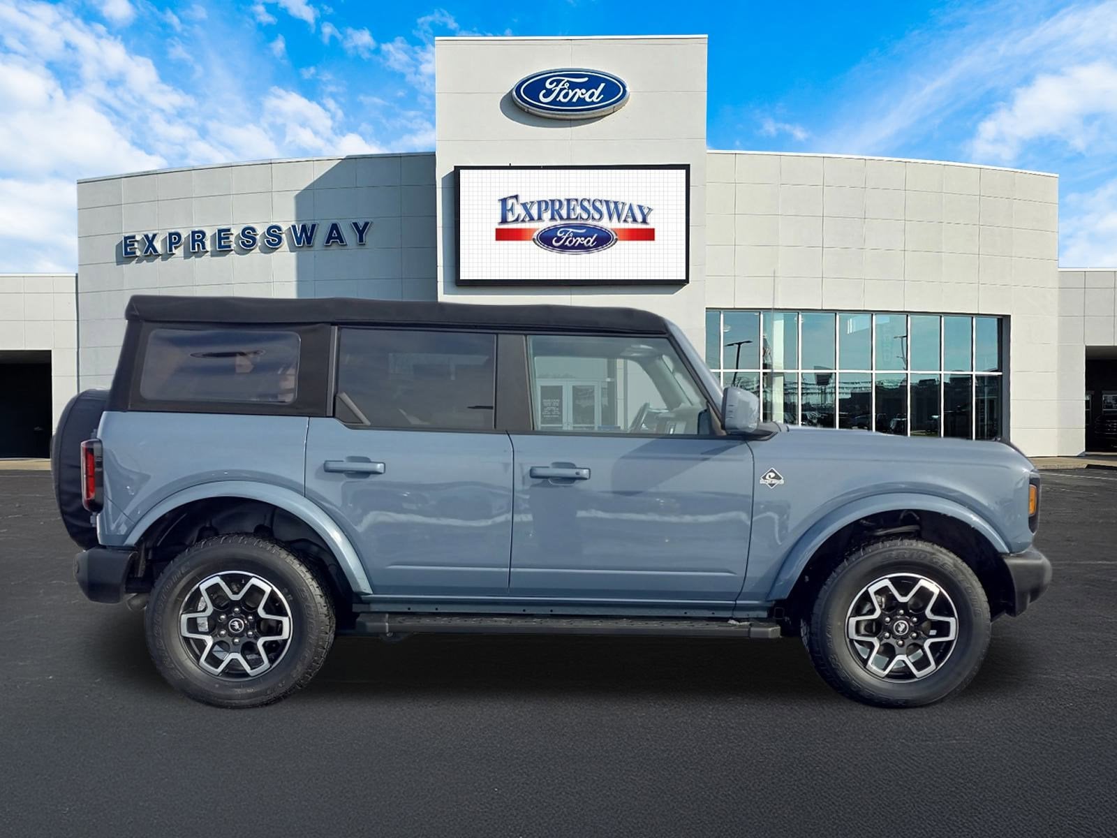 2023 Ford Bronco Outer Banks