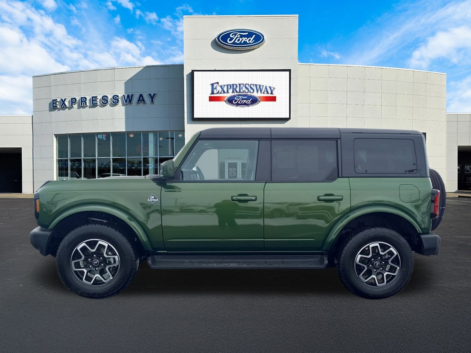 2025 Ford Bronco Outer Banks