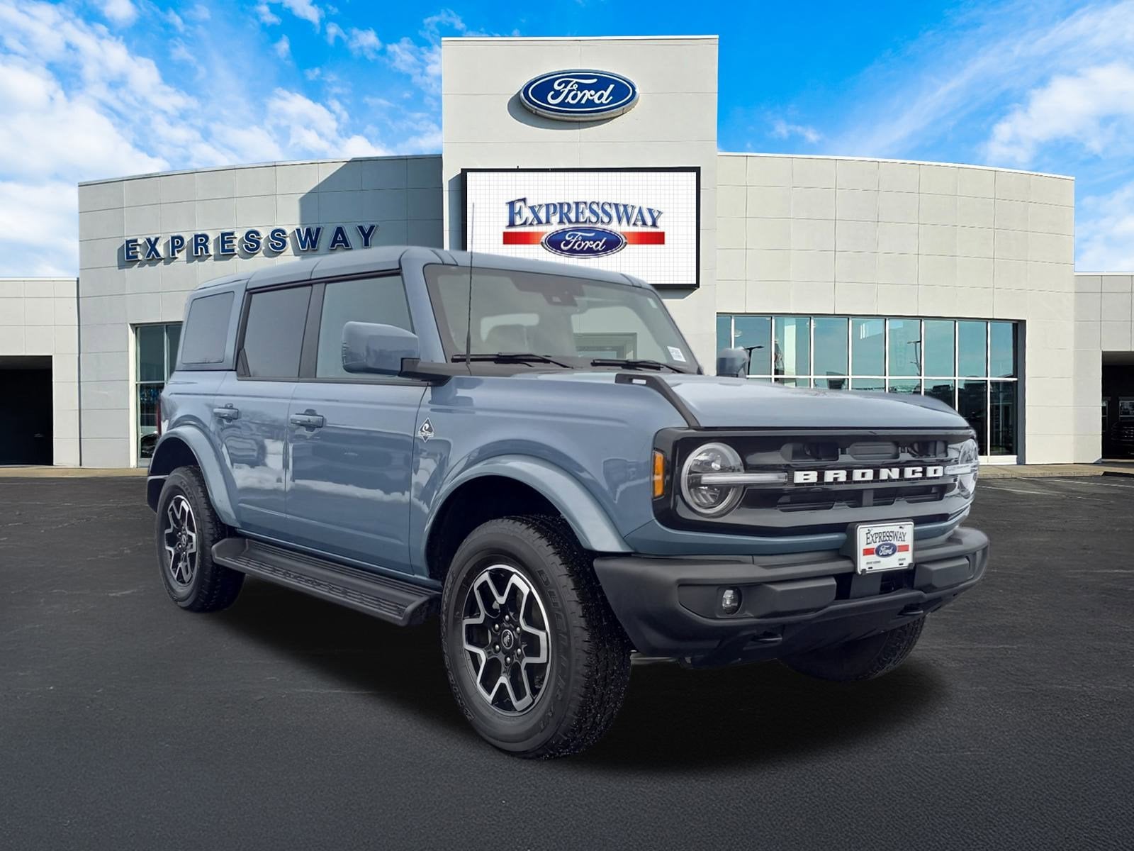 2025 Ford Bronco Outer Banks