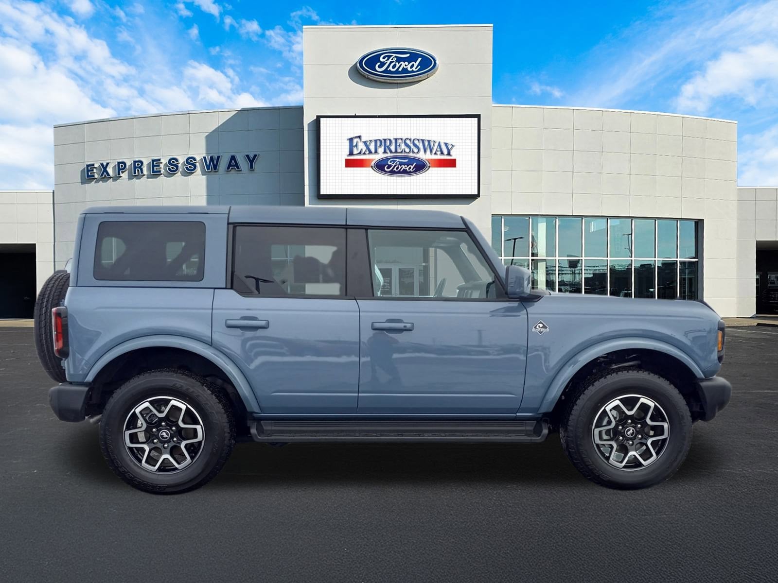 2025 Ford Bronco Outer Banks