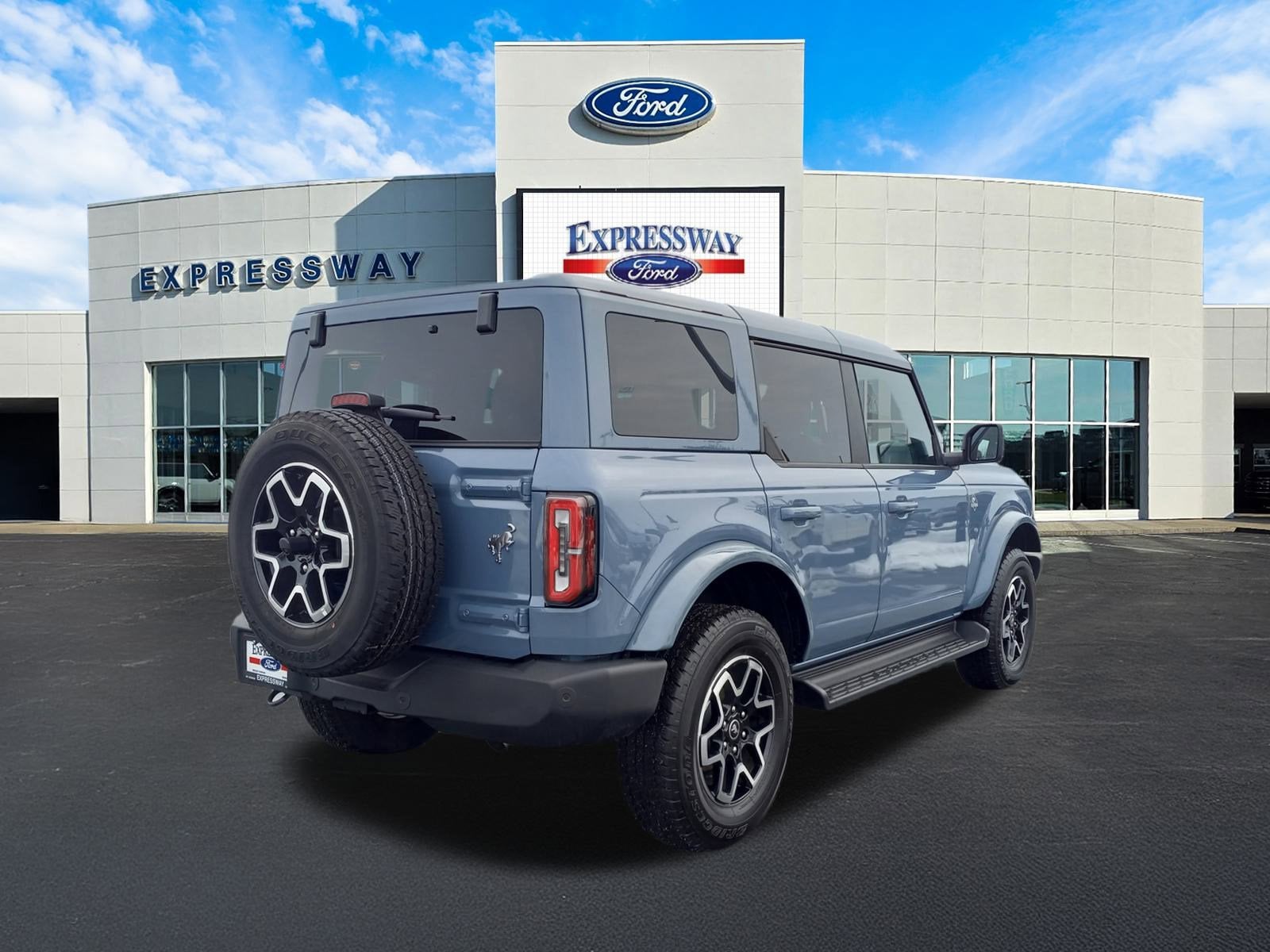 2025 Ford Bronco Outer Banks