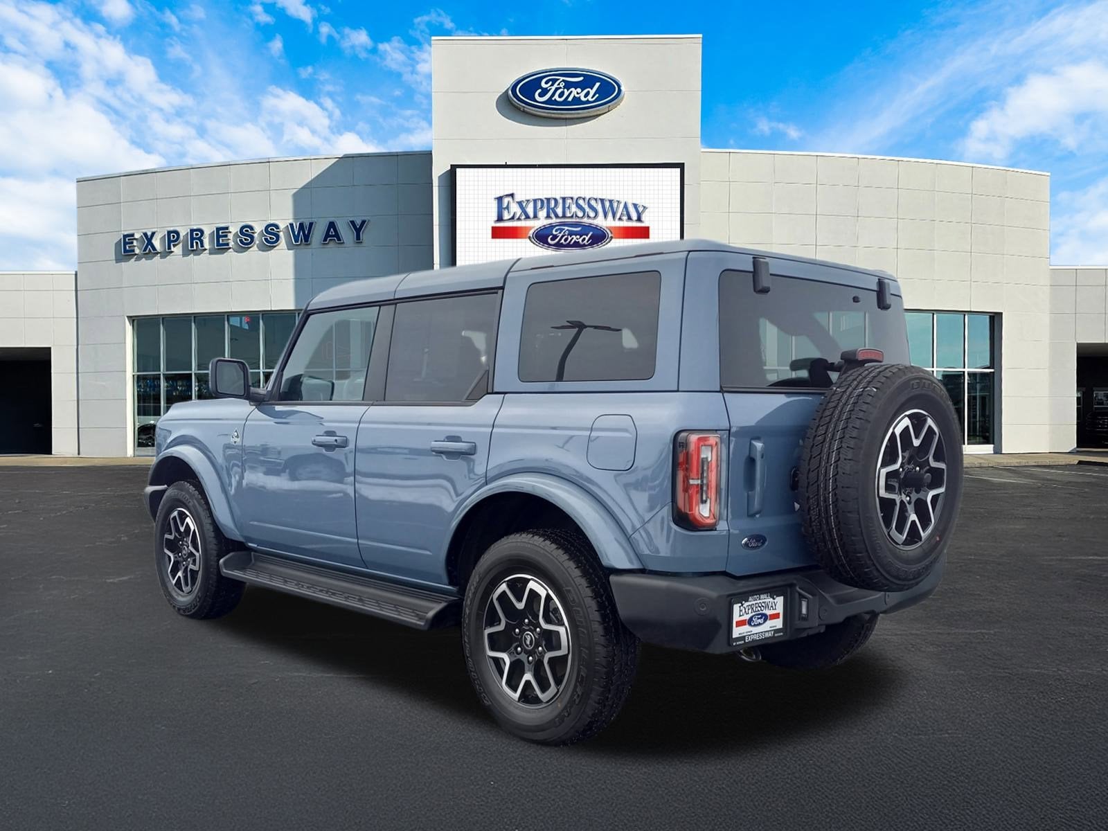 2025 Ford Bronco Outer Banks