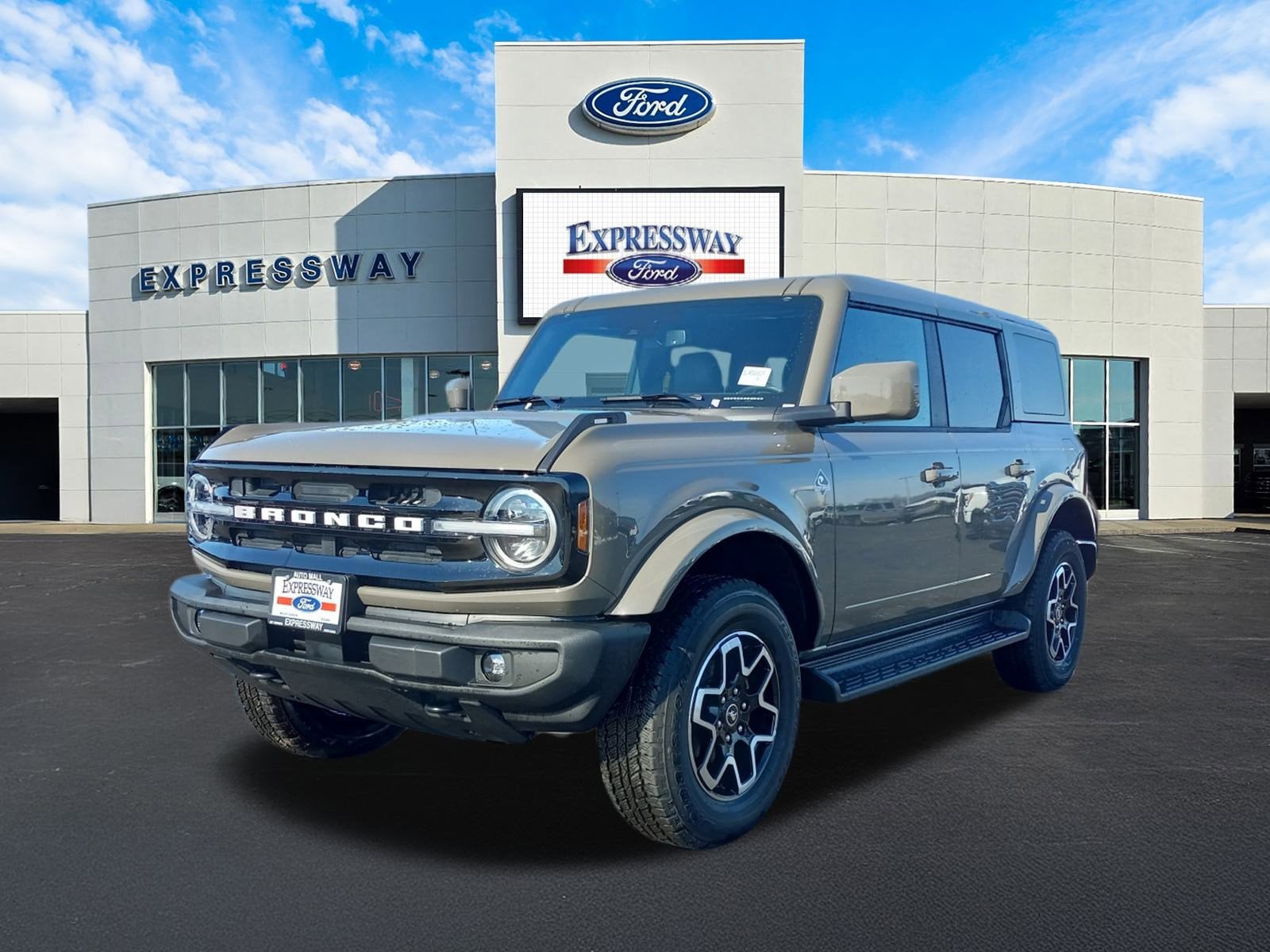 2025 Ford Bronco Outer Banks