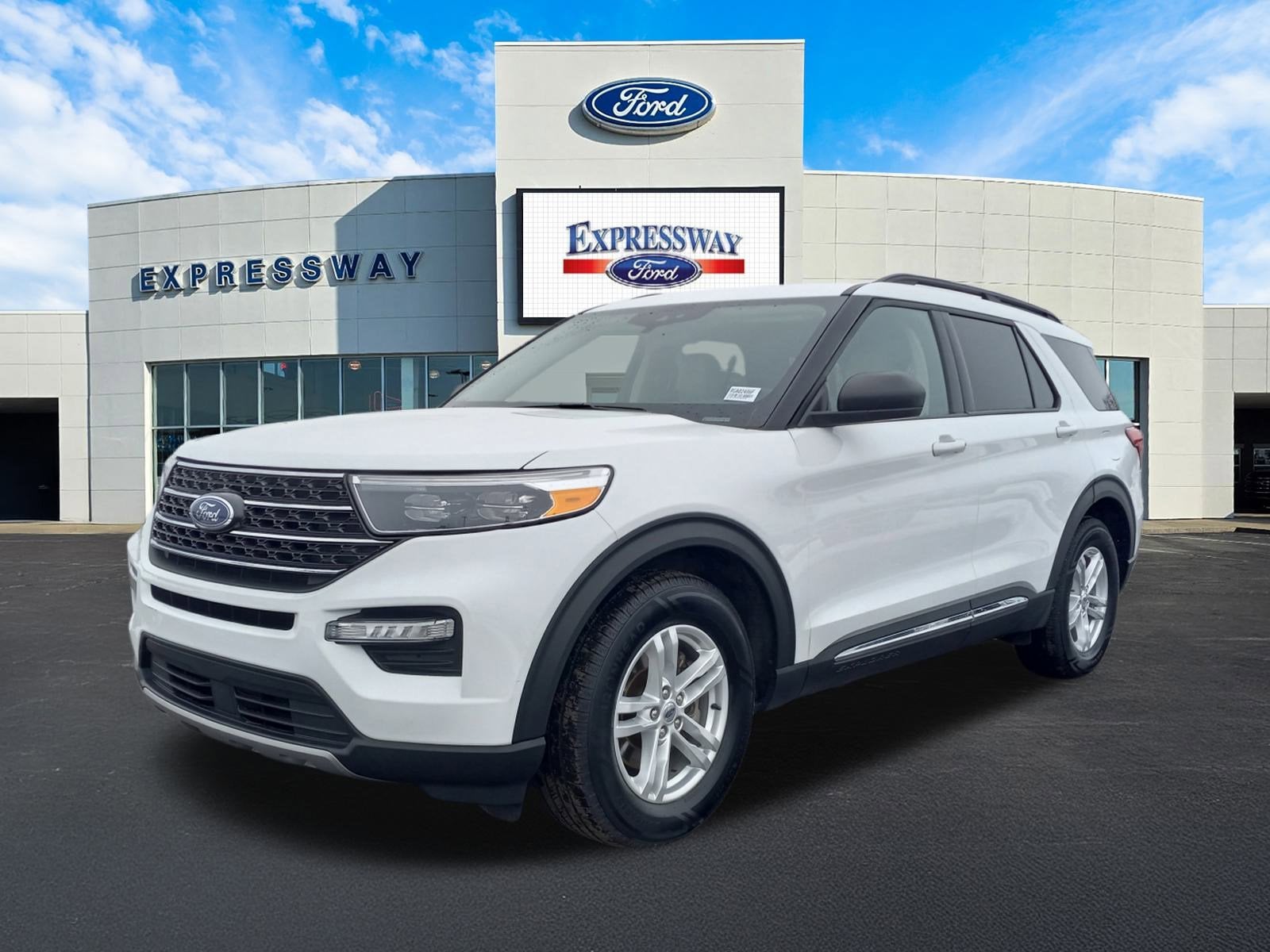 2024 Ford Explorer XLT