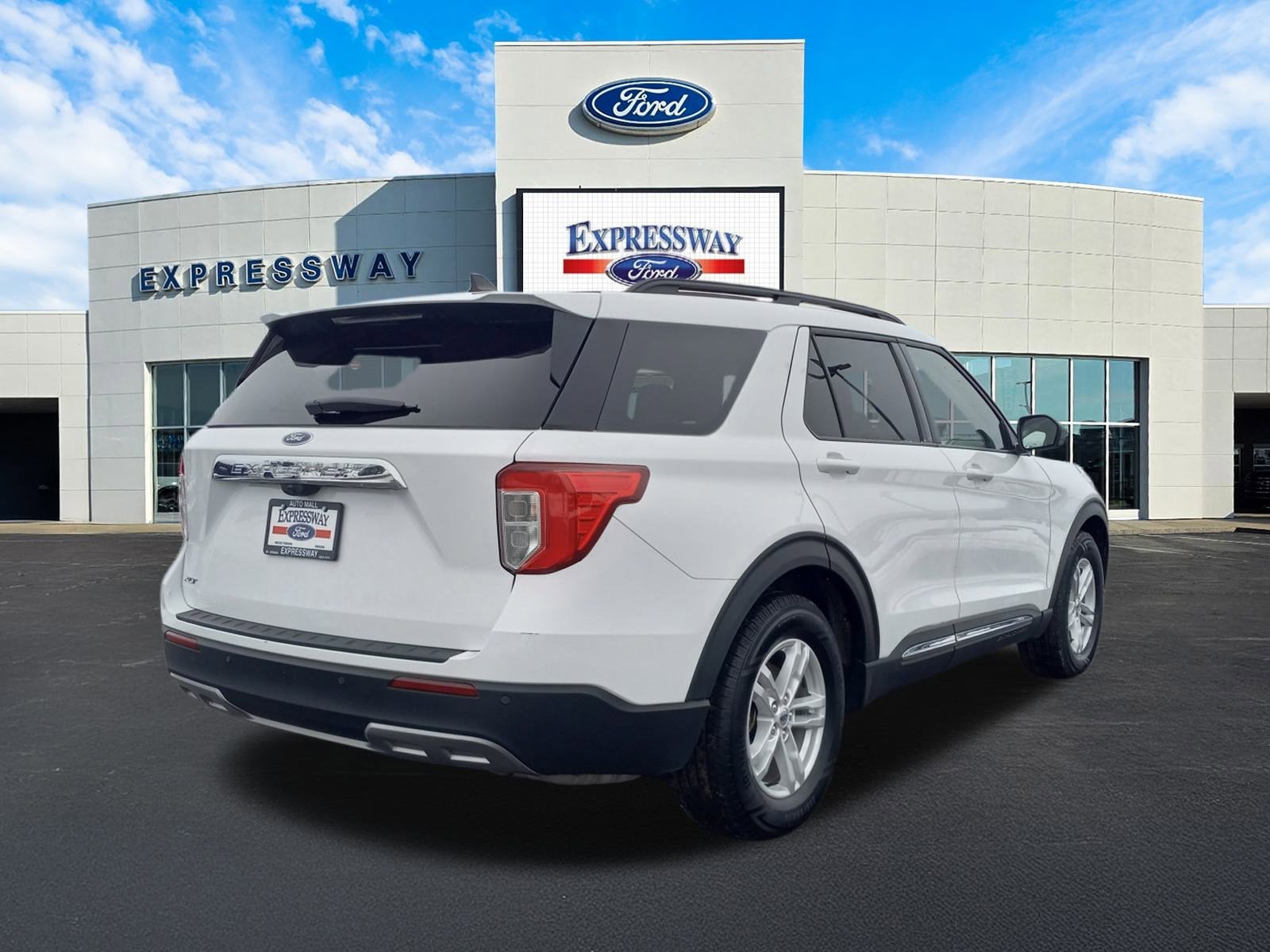 2024 Ford Explorer XLT