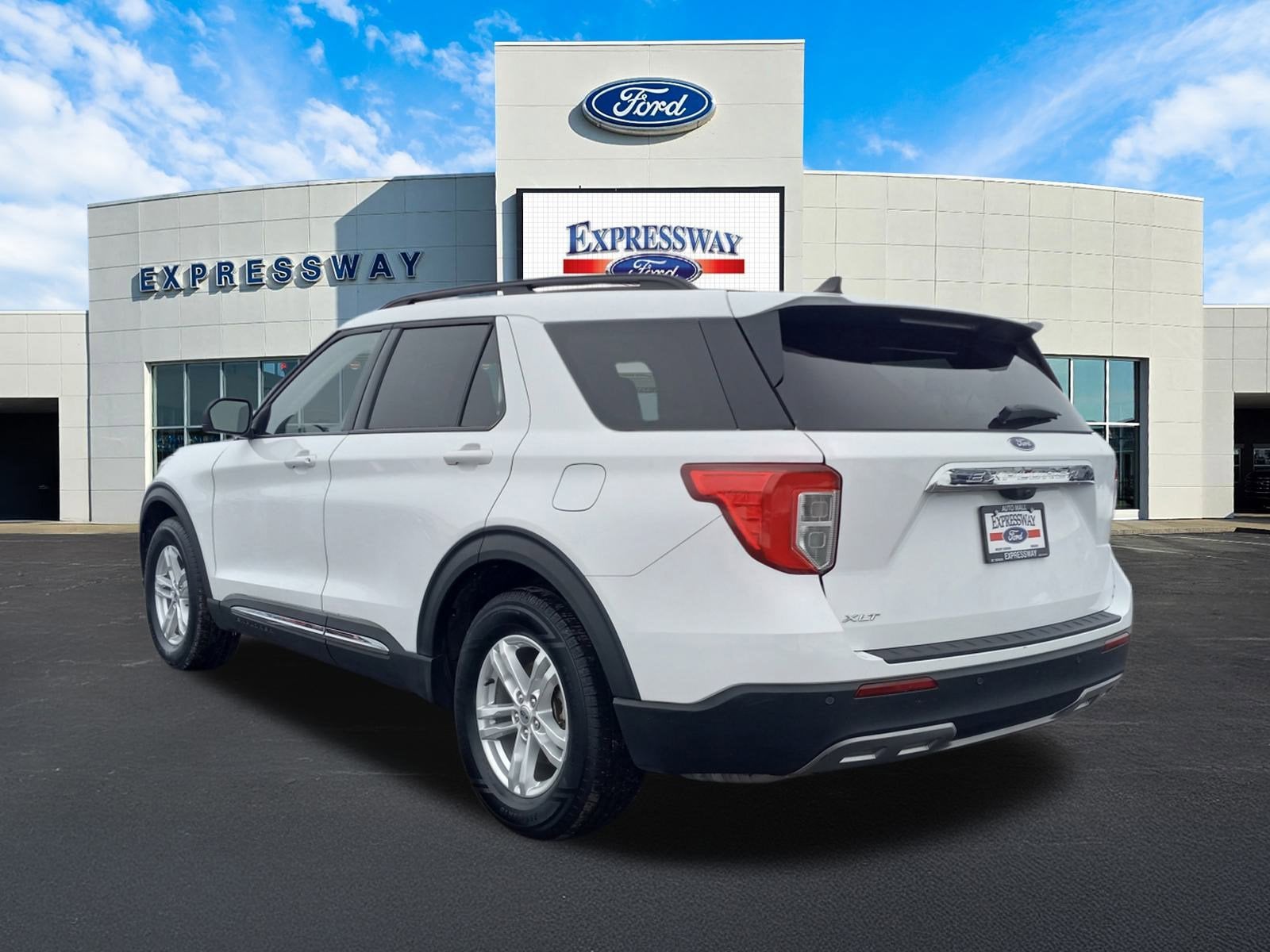 2024 Ford Explorer XLT
