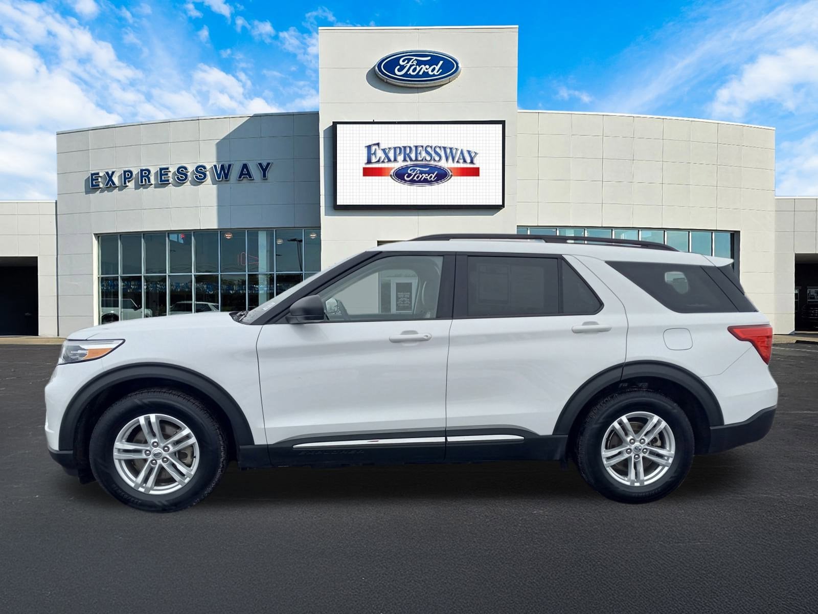 2024 Ford Explorer XLT