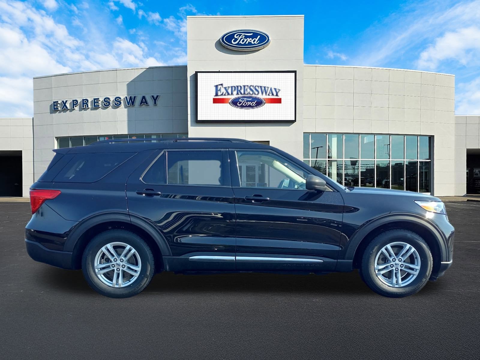 2024 Ford Explorer XLT