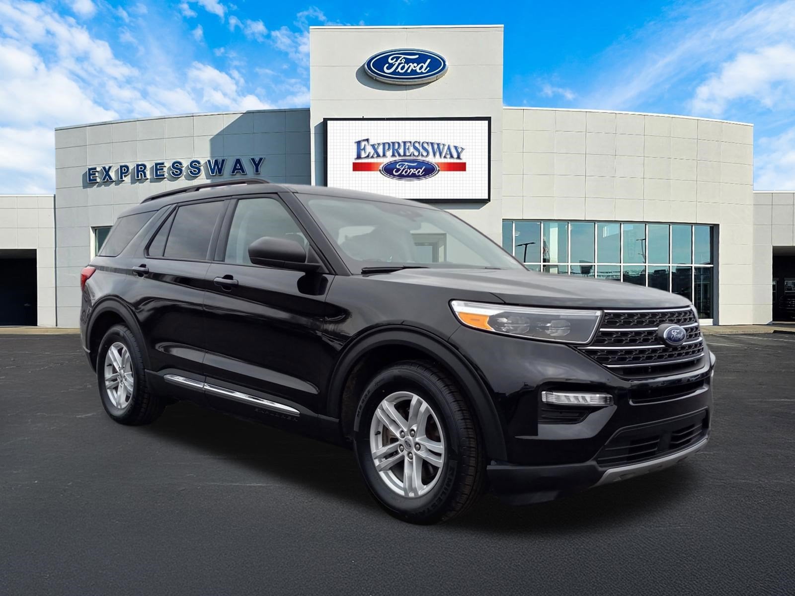 2024 Ford Explorer XLT