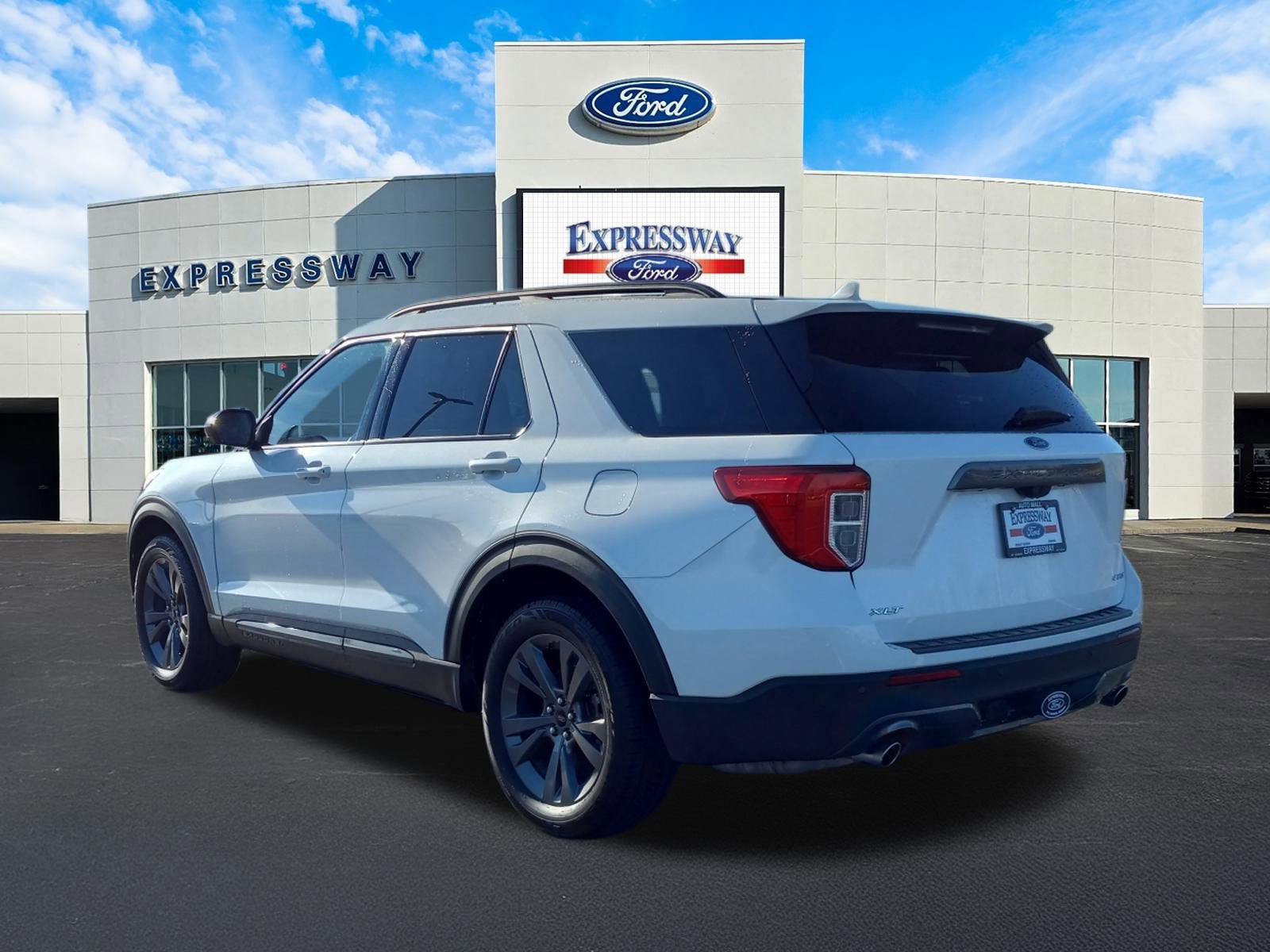 2023 Ford Explorer XLT