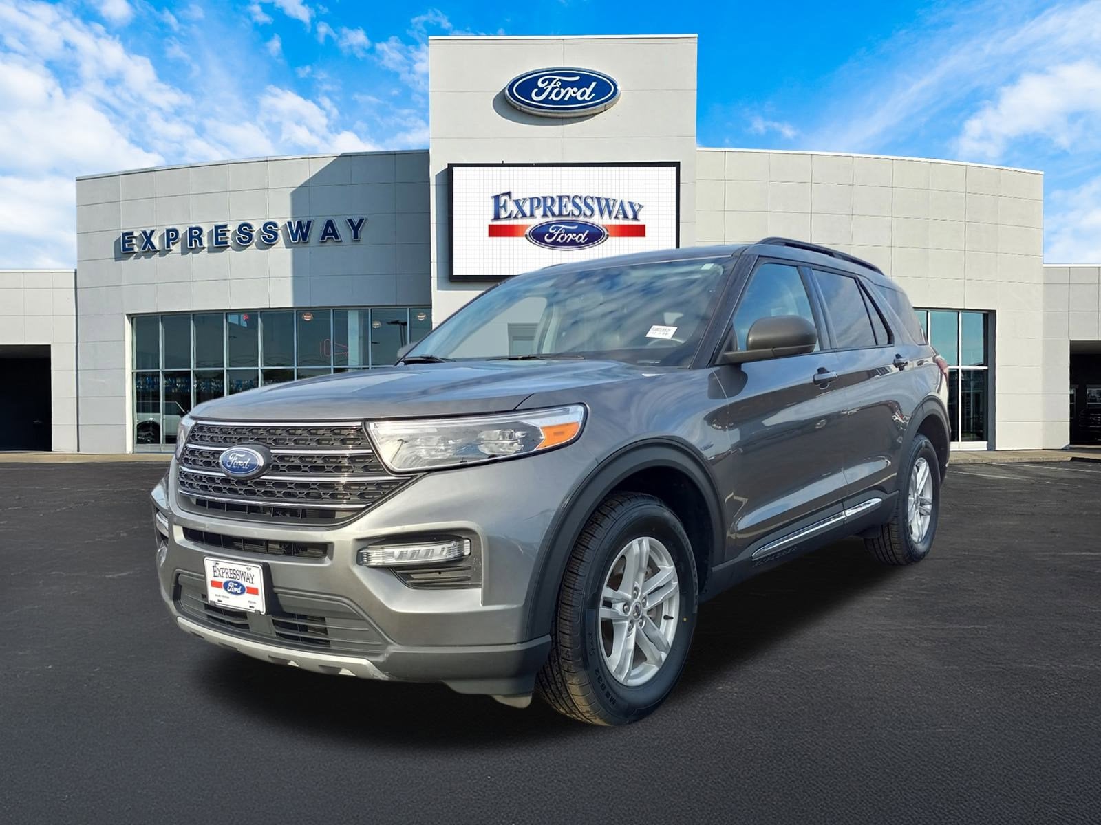 2024 Ford Explorer XLT