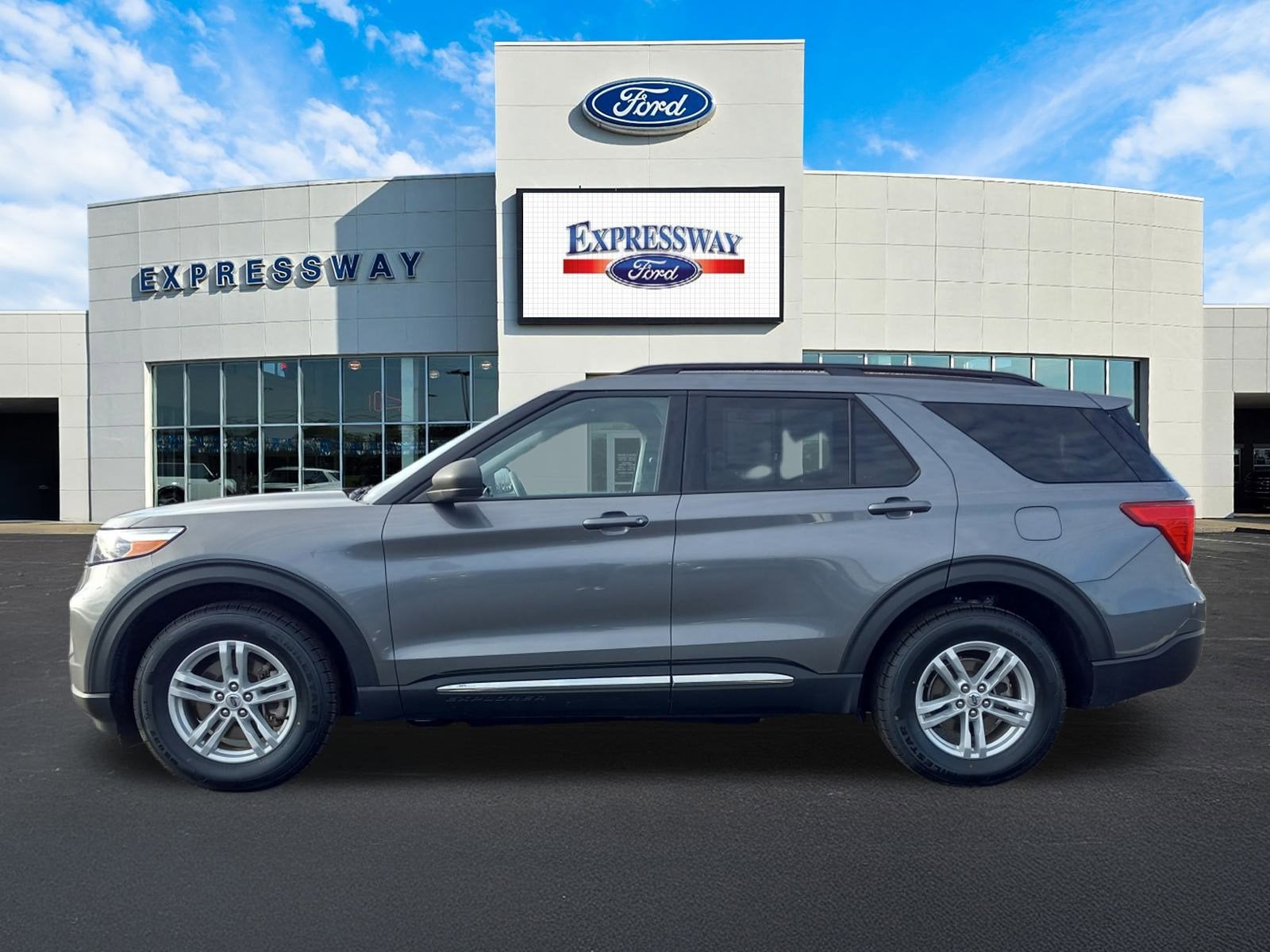 2024 Ford Explorer XLT