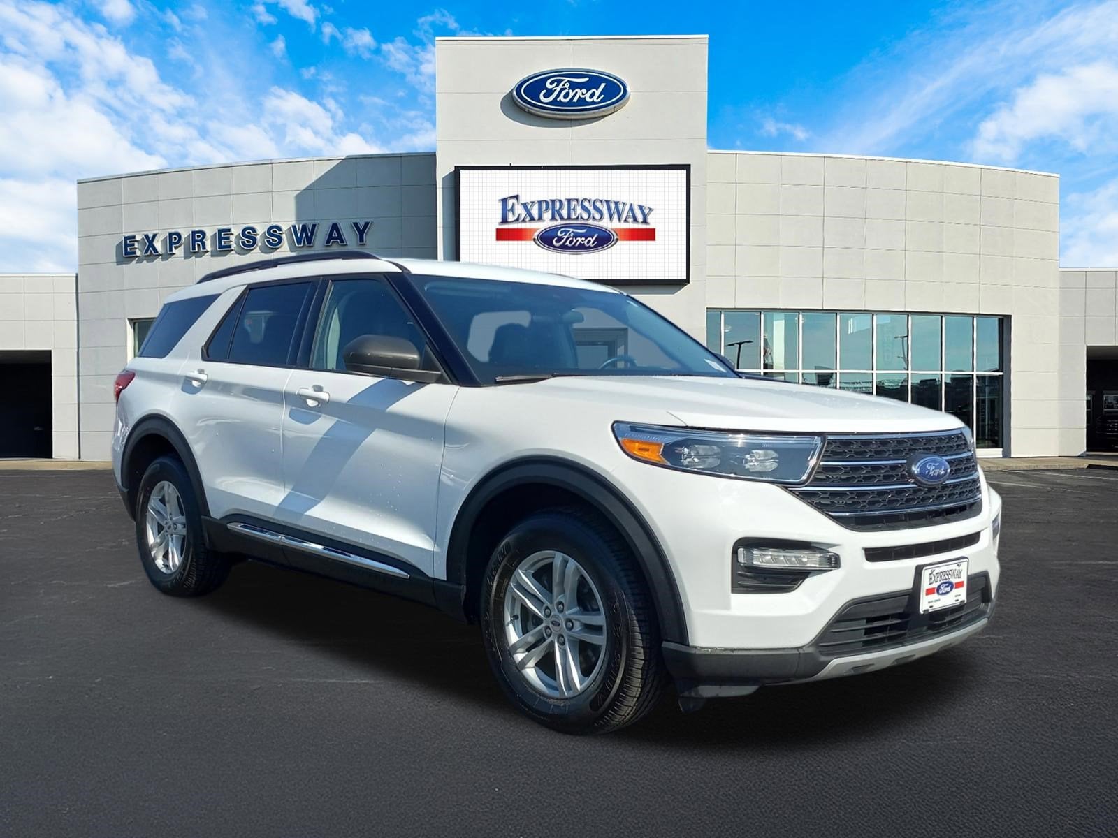 2024 Ford Explorer XLT