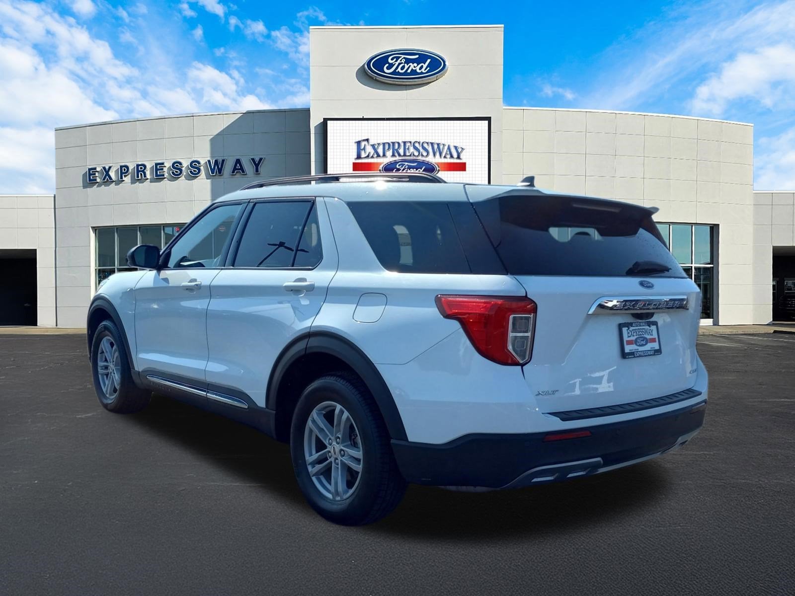 2024 Ford Explorer XLT
