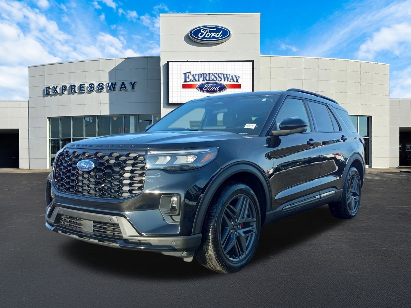 2025 Ford Explorer ST-Line