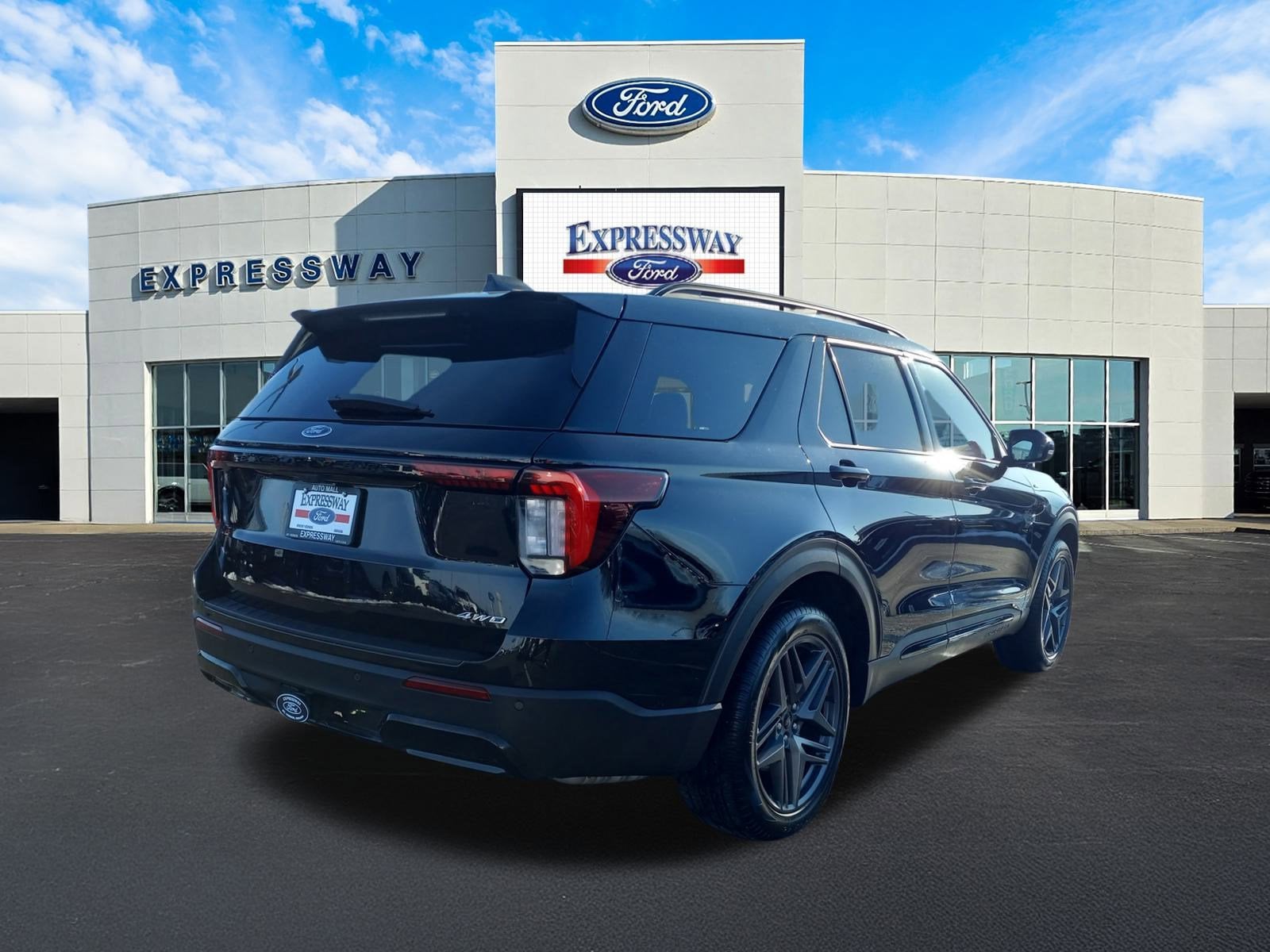 2025 Ford Explorer ST-Line