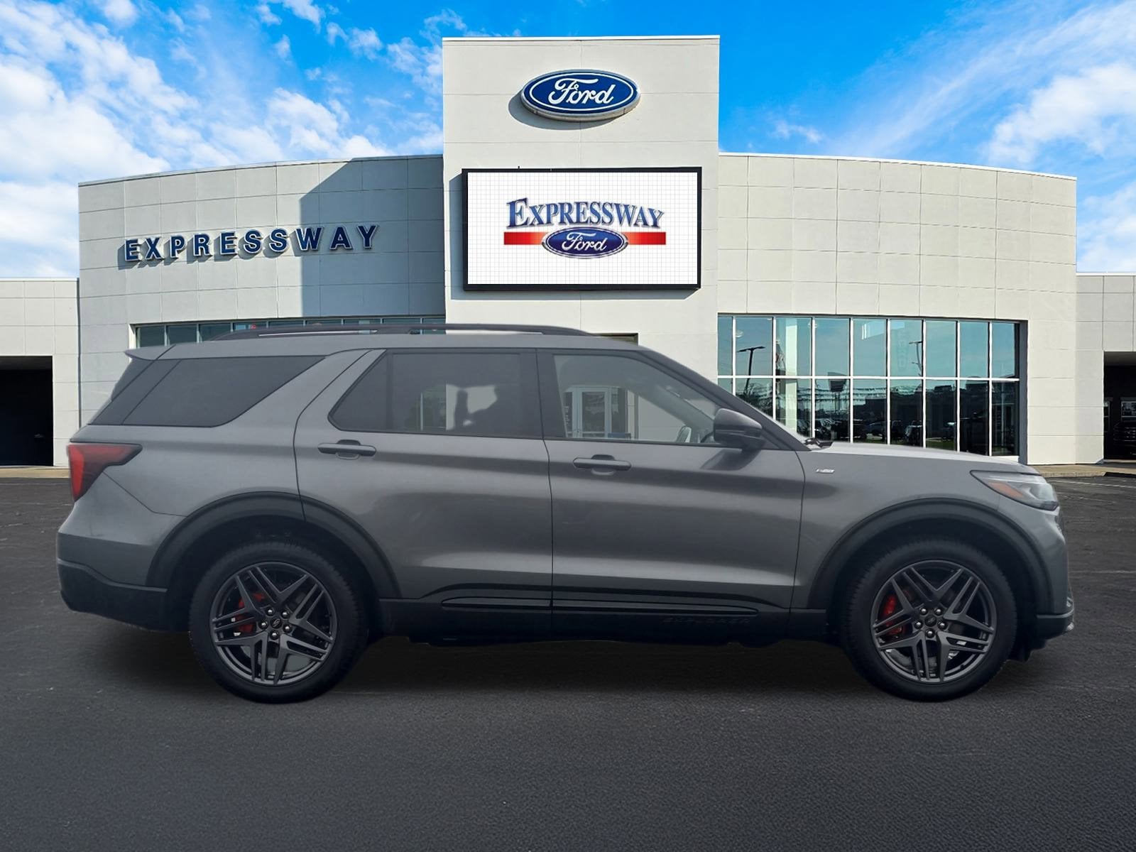 2025 Ford Explorer ST-Line