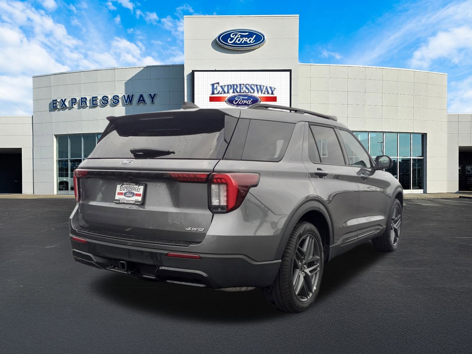 2025 Ford Explorer ST-Line