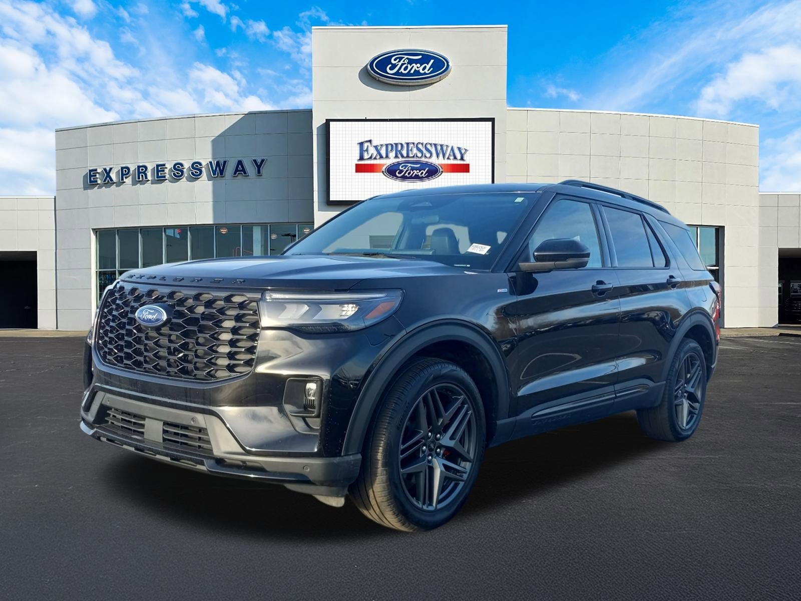 2025 Ford Explorer ST-Line