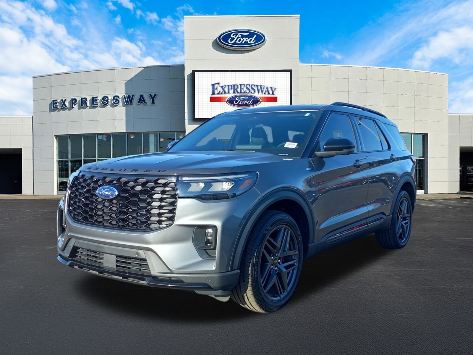 2025 Ford Explorer ST-Line