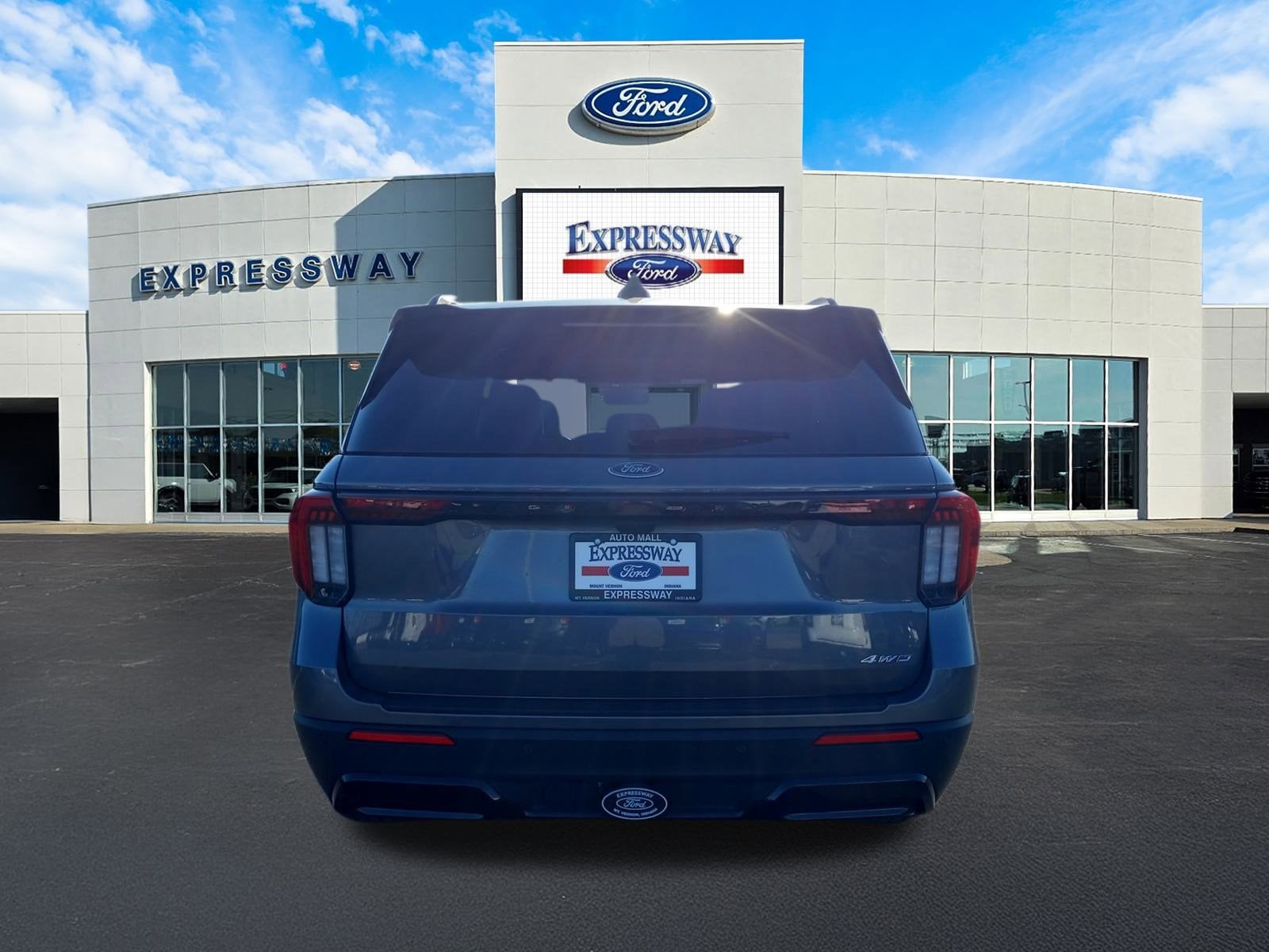 2025 Ford Explorer ST-Line