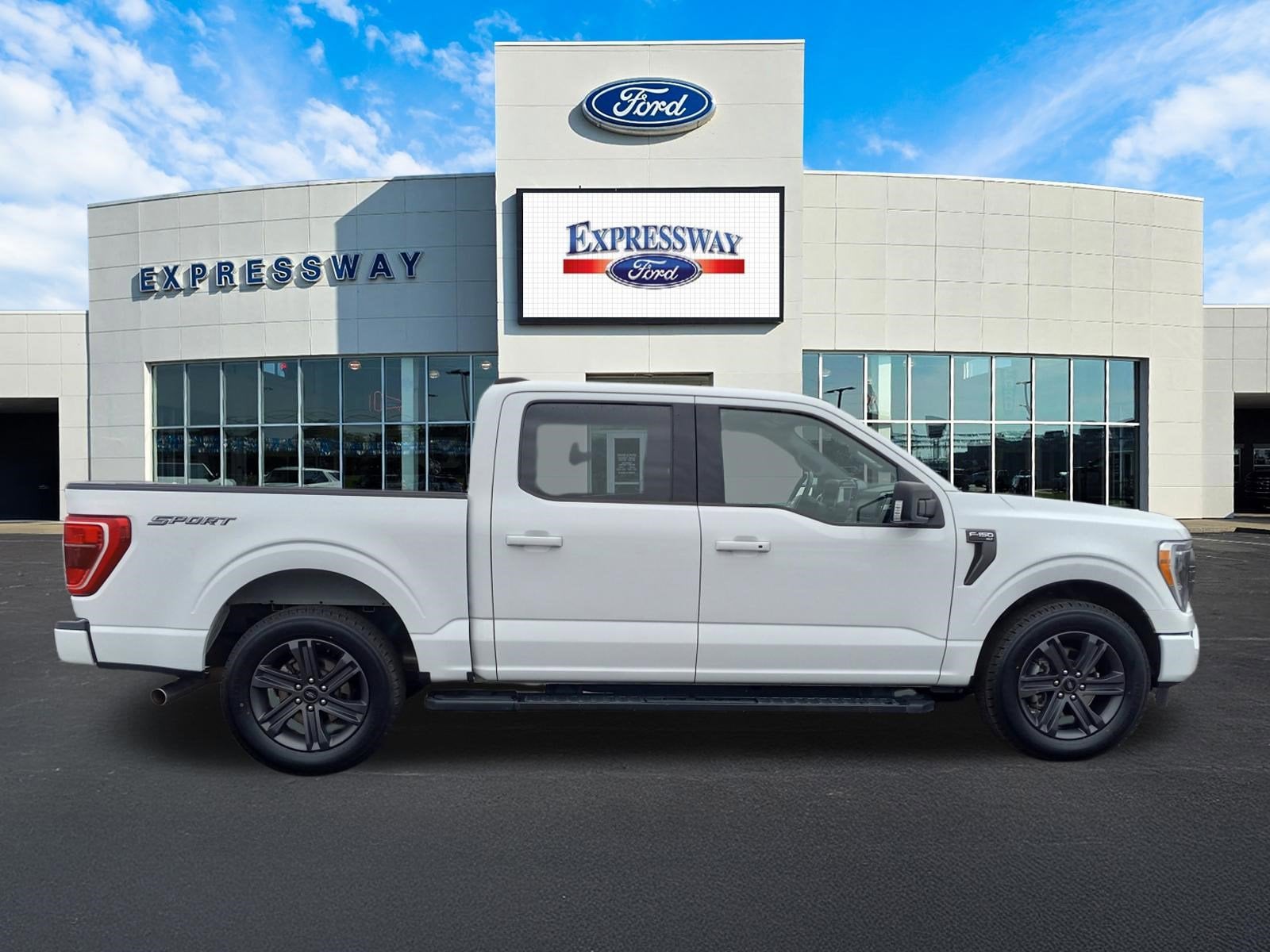 2023 Ford F-150 XLT 2WD SuperCrew 5.5' Box