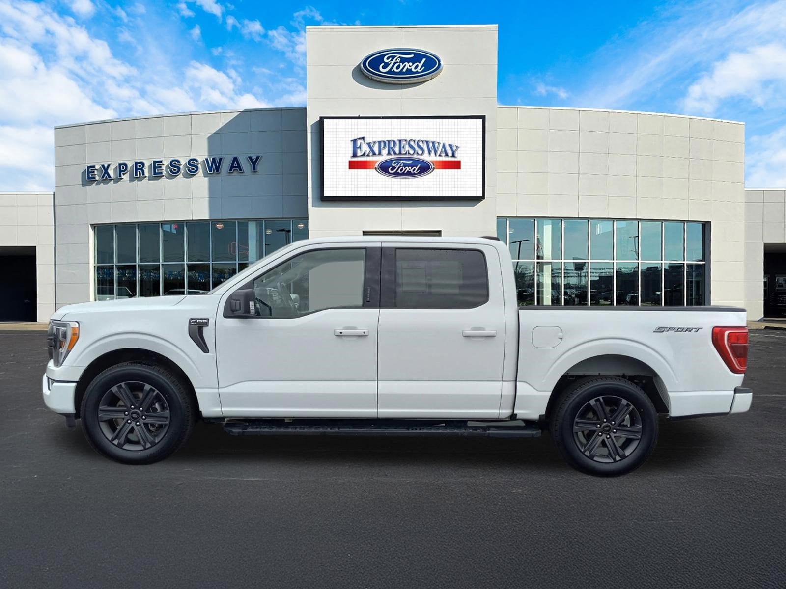 2023 Ford F-150 XLT 2WD SuperCrew 5.5' Box