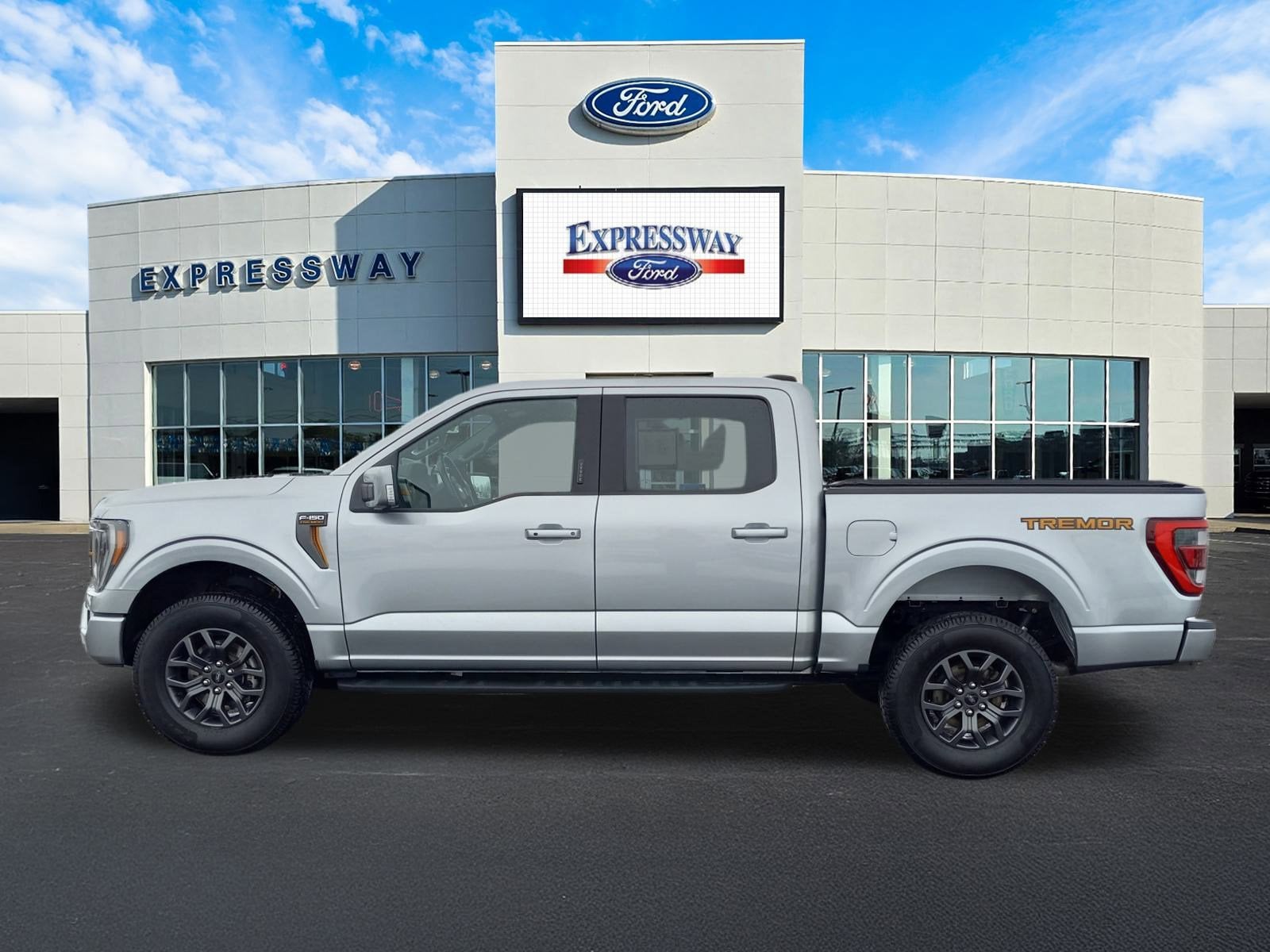 2022 Ford F-150 Tremor 4WD SuperCrew 5.5' Box