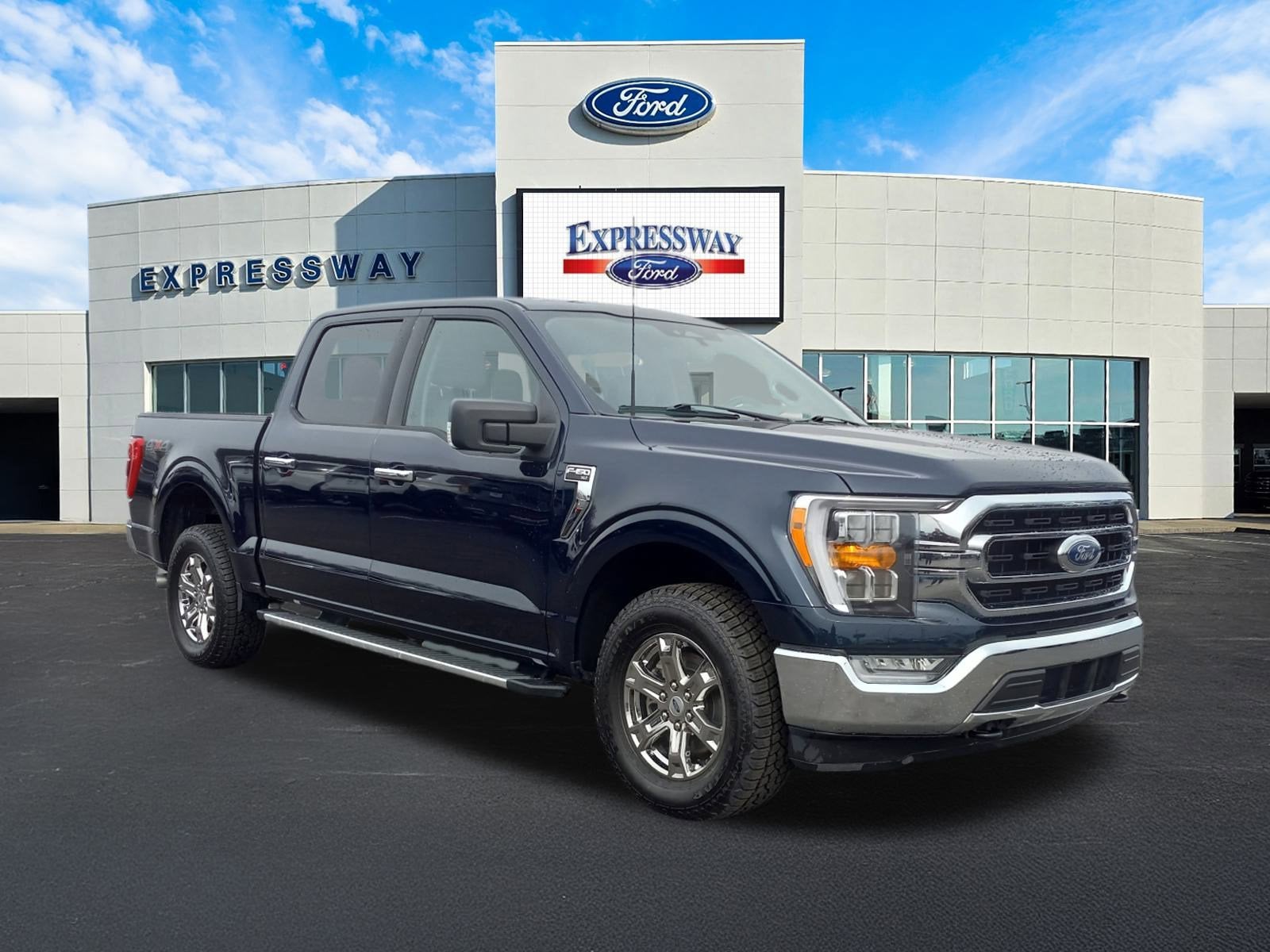 2023 Ford F-150 XLT 4WD SuperCrew 5.5' Box