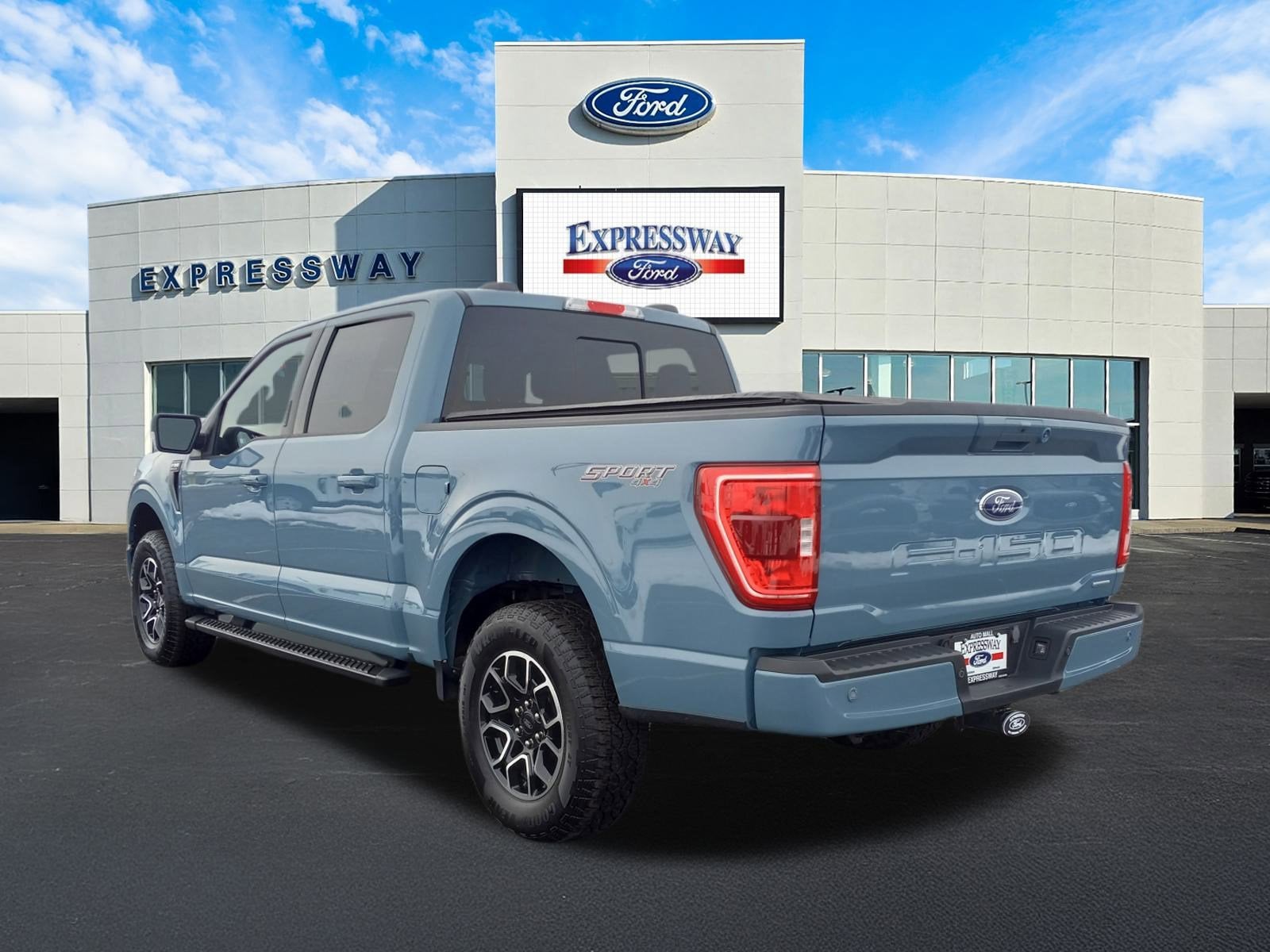 2023 Ford F-150 XLT 4WD SuperCrew 5.5' Box