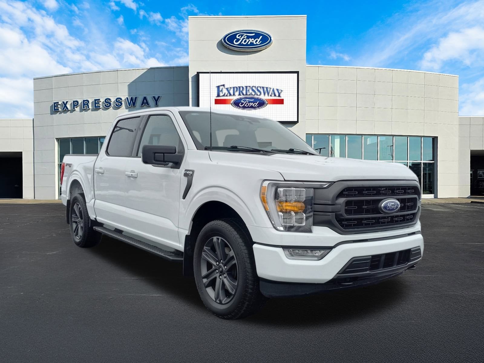 2023 Ford F-150 XLT 4WD SuperCrew 5.5' Box