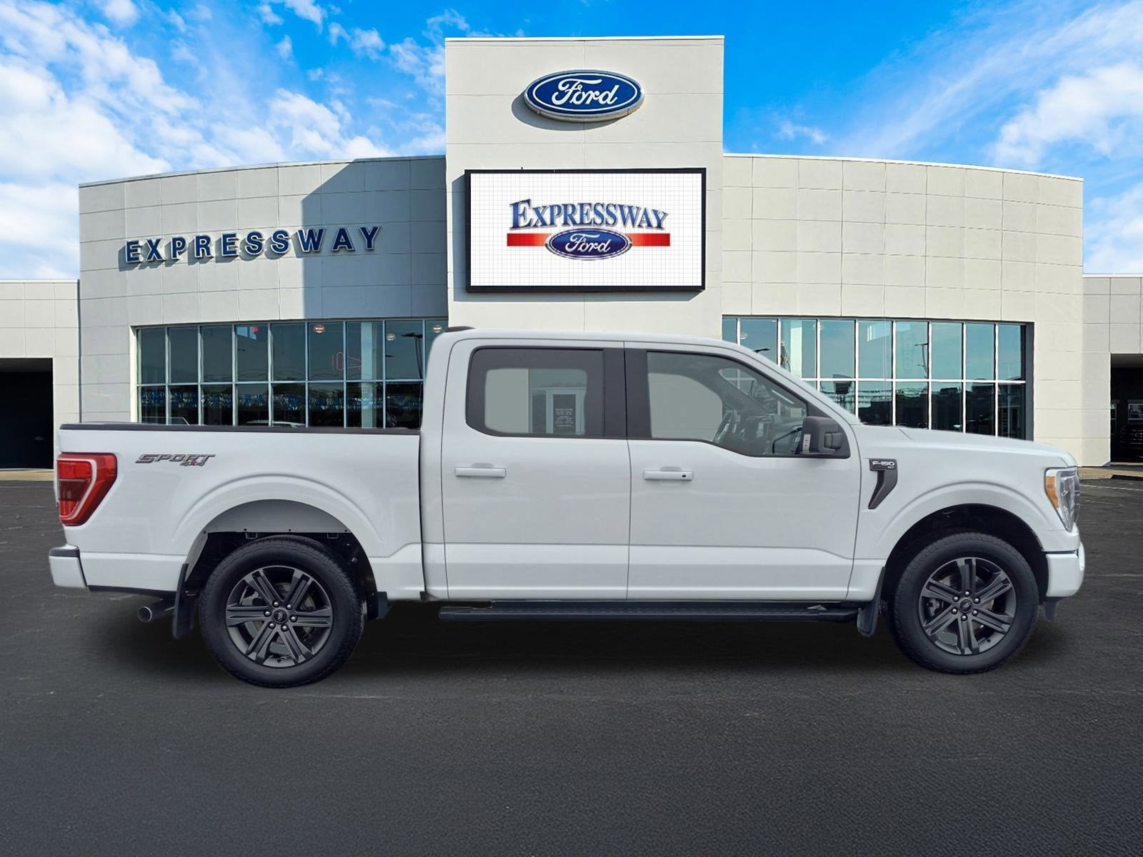 2023 Ford F-150 XLT 4WD SuperCrew 5.5' Box
