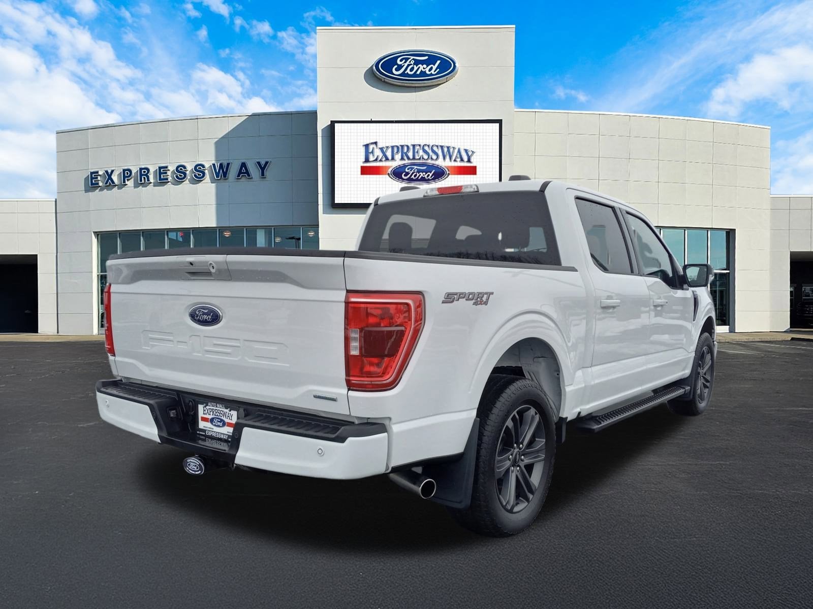 2023 Ford F-150 XLT 4WD SuperCrew 5.5' Box