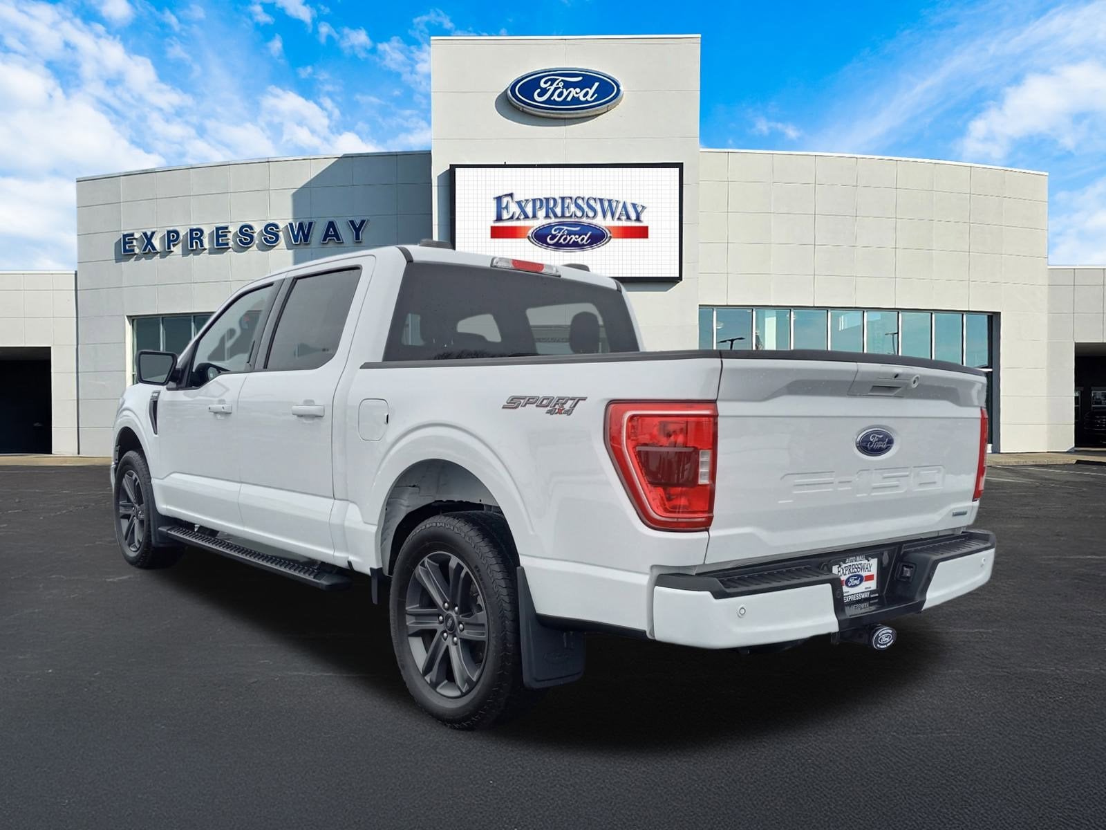 2023 Ford F-150 XLT 4WD SuperCrew 5.5' Box