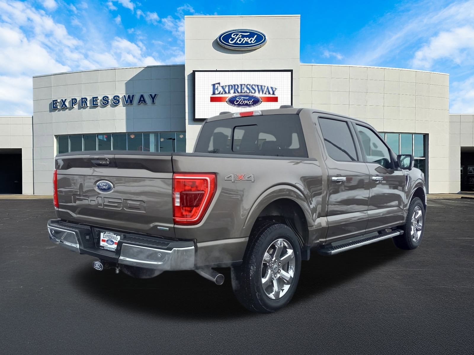 2023 Ford F-150 XLT 4WD SuperCrew 5.5' Box