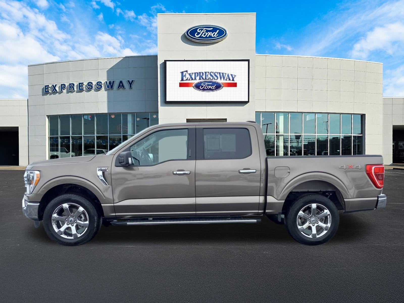 2023 Ford F-150 XLT 4WD SuperCrew 5.5' Box