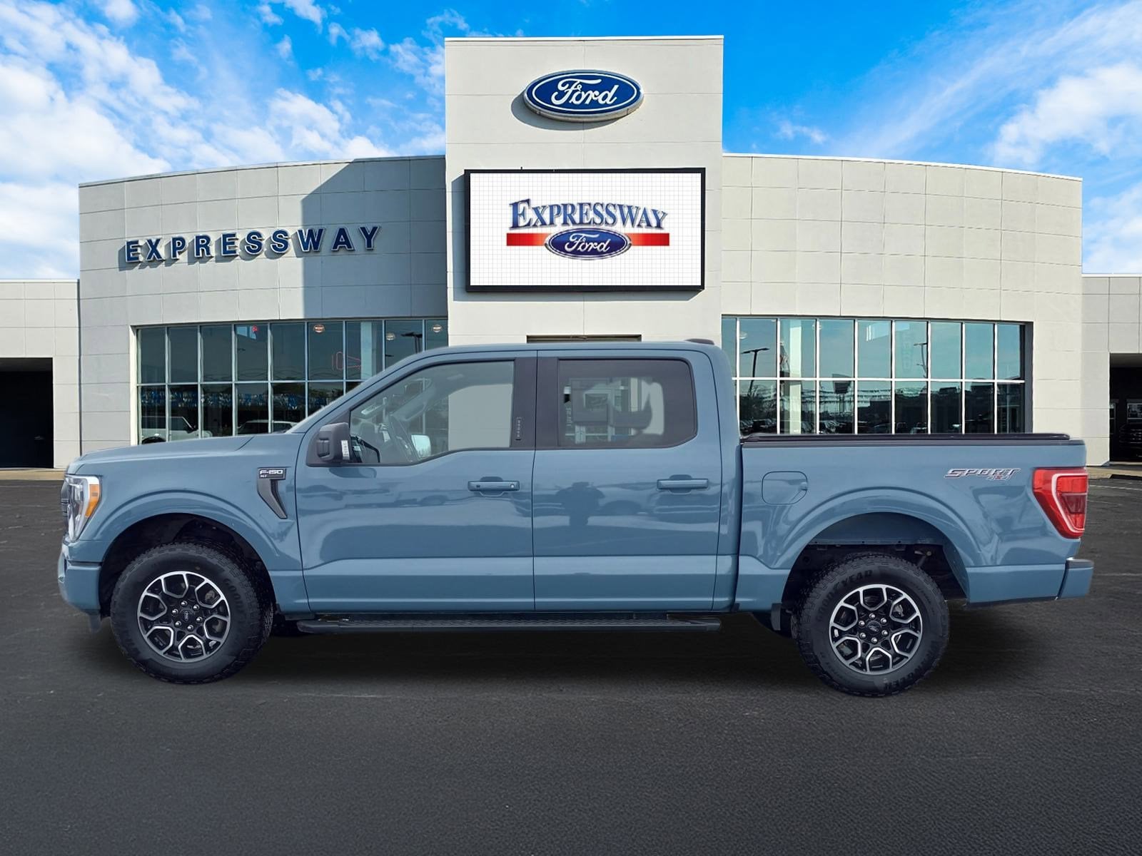 2023 Ford F-150 XLT 4WD SuperCrew 5.5' Box