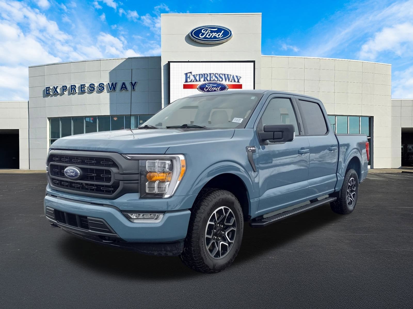 2023 Ford F-150 XLT 4WD SuperCrew 5.5' Box
