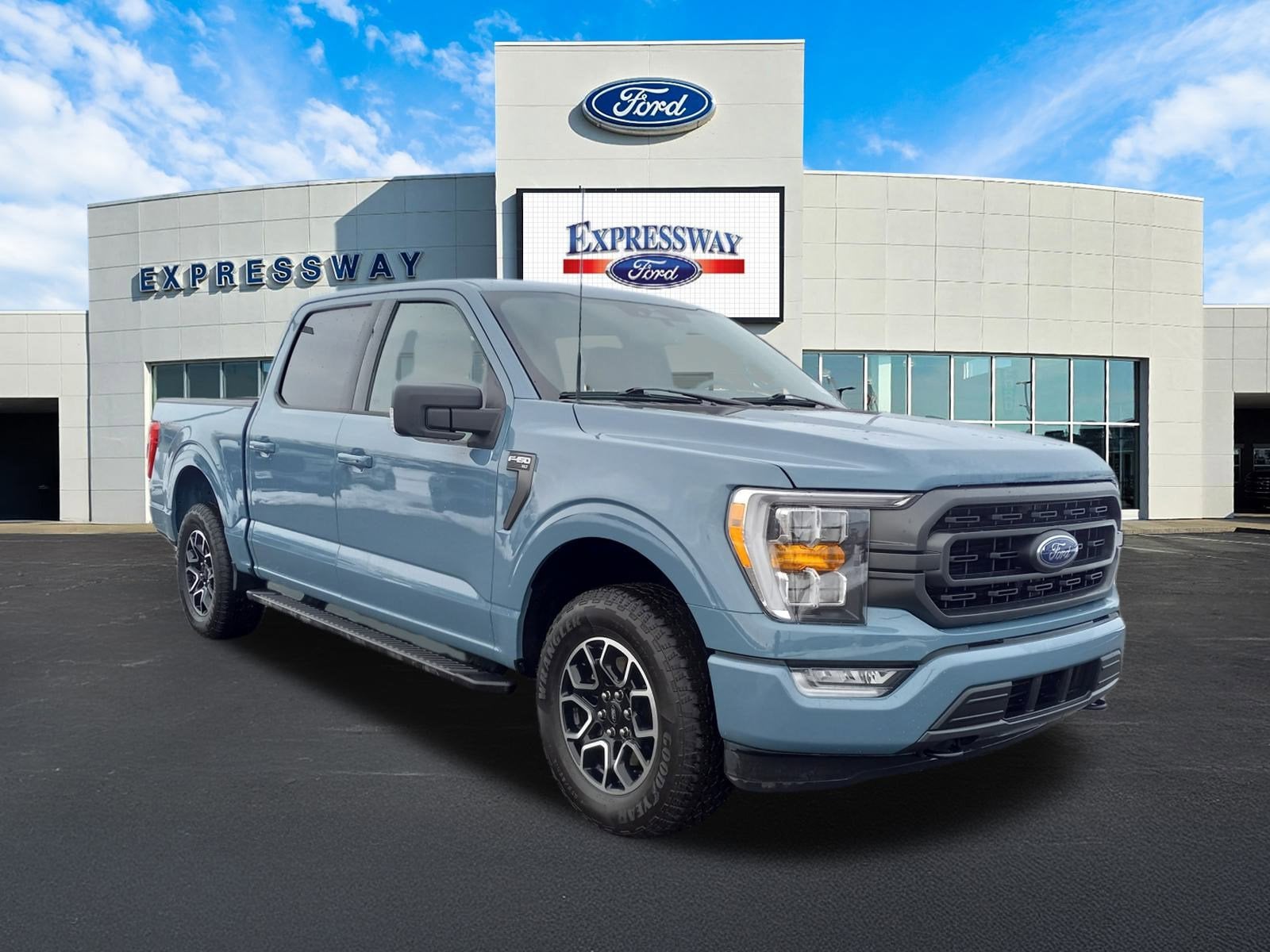2023 Ford F-150 XLT 4WD SuperCrew 5.5' Box