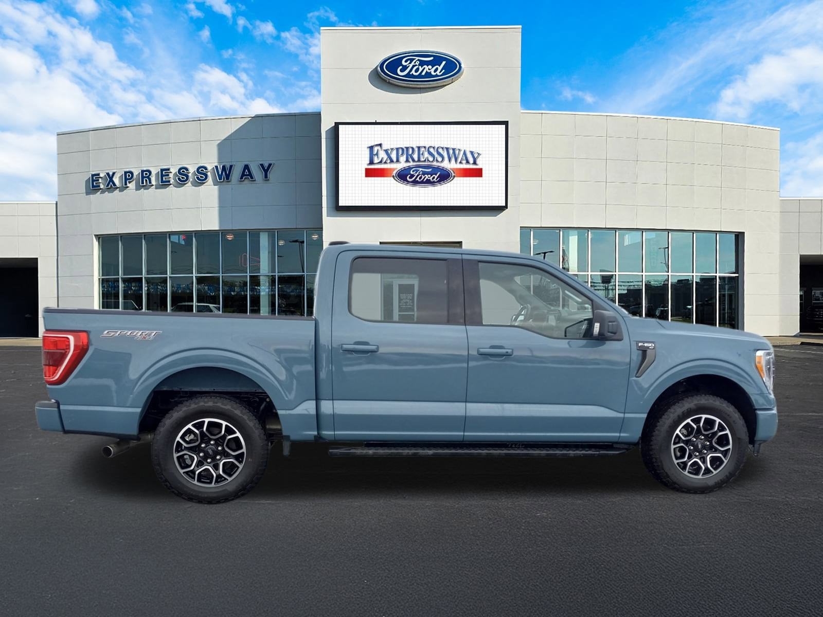 2023 Ford F-150 XLT 4WD SuperCrew 5.5' Box