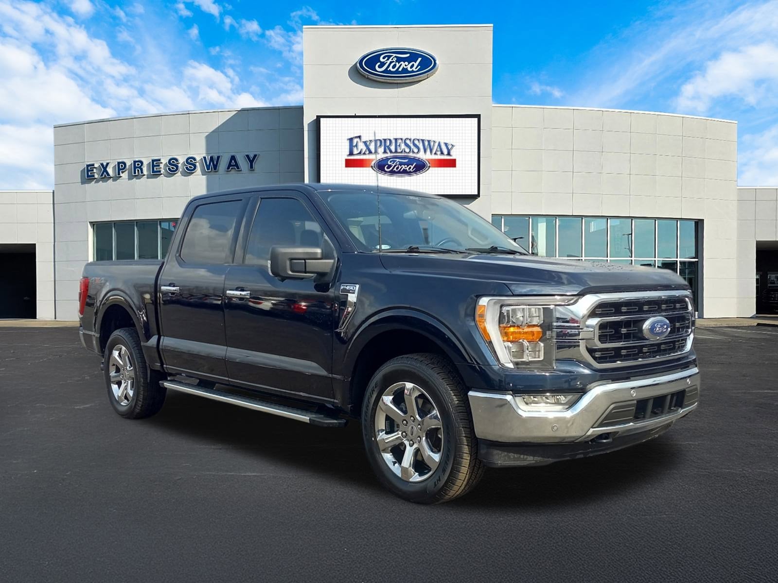 2022 Ford F-150 XLT 4WD SuperCrew 5.5' Box