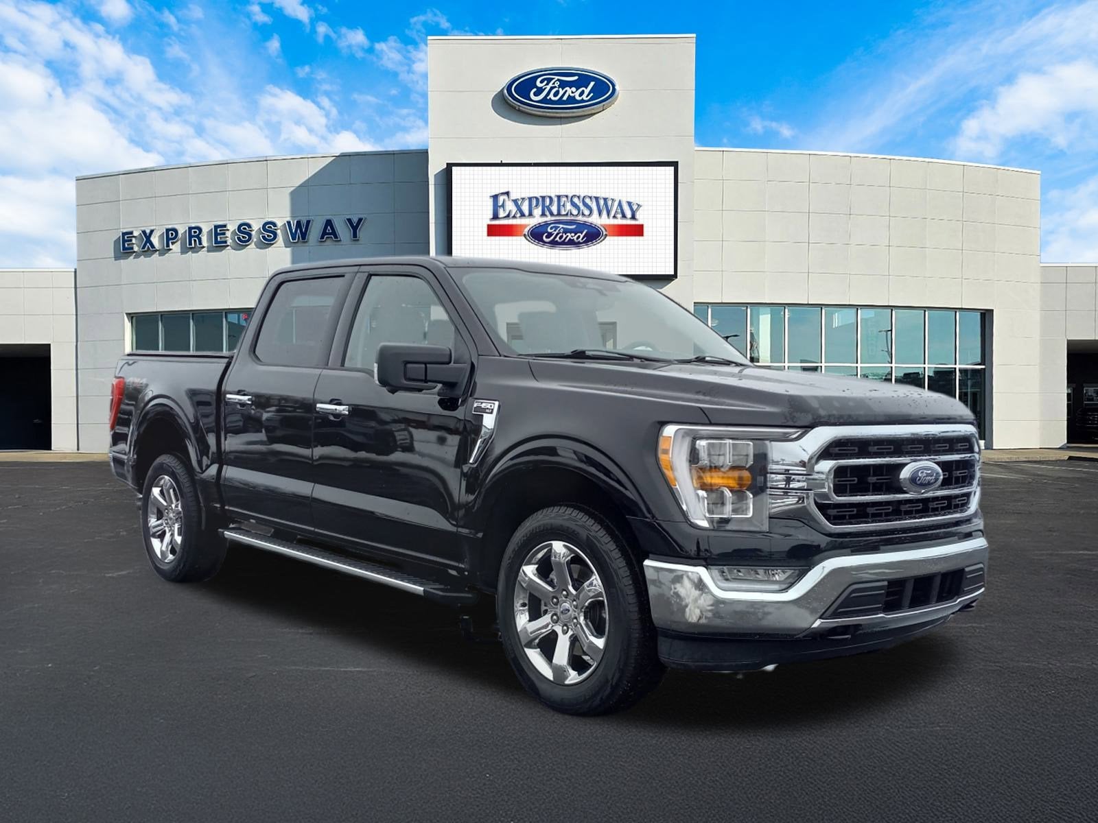 2022 Ford F-150 XLT 4WD SuperCrew 5.5' Box