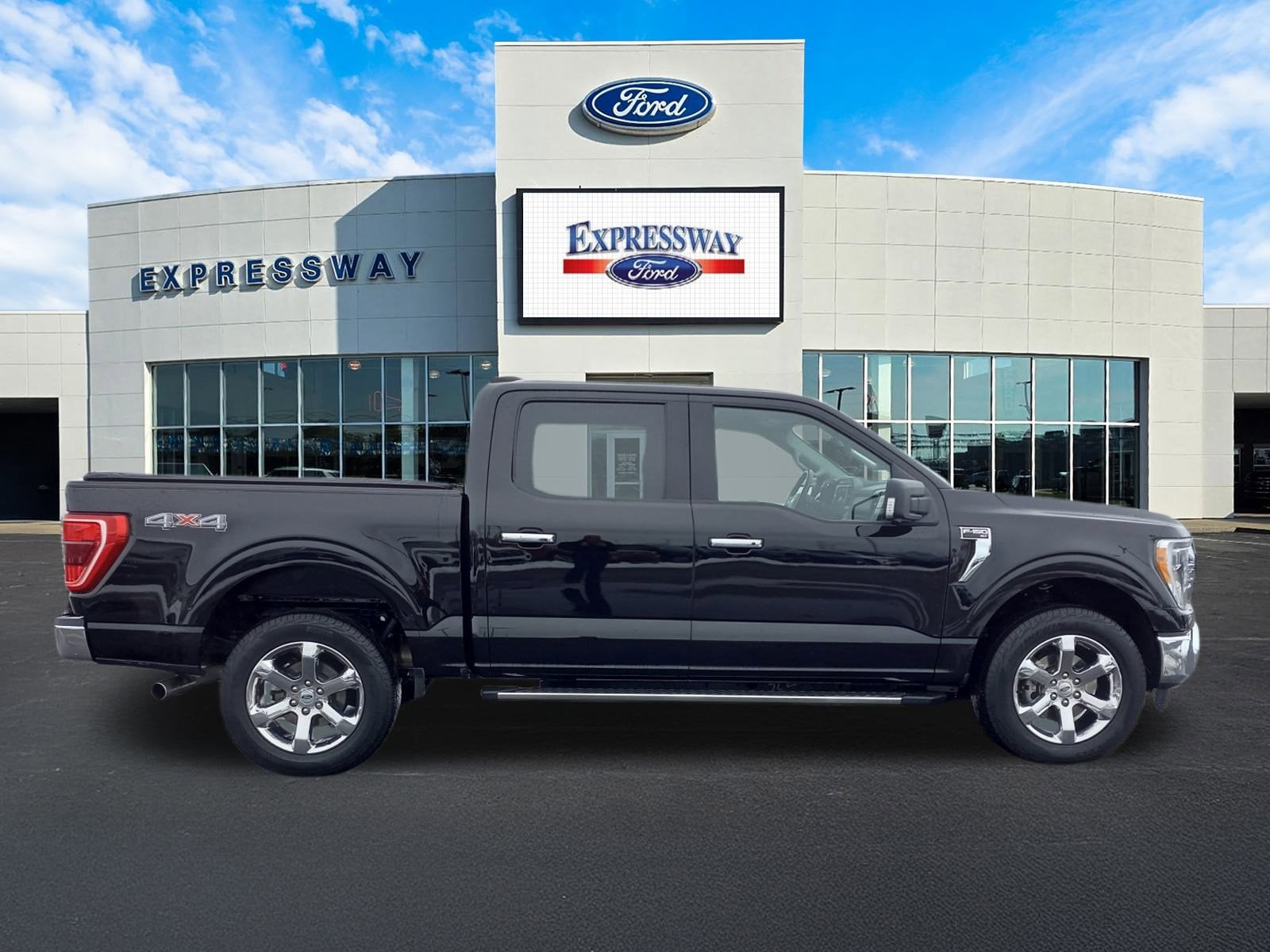2022 Ford F-150 XLT 4WD SuperCrew 5.5' Box