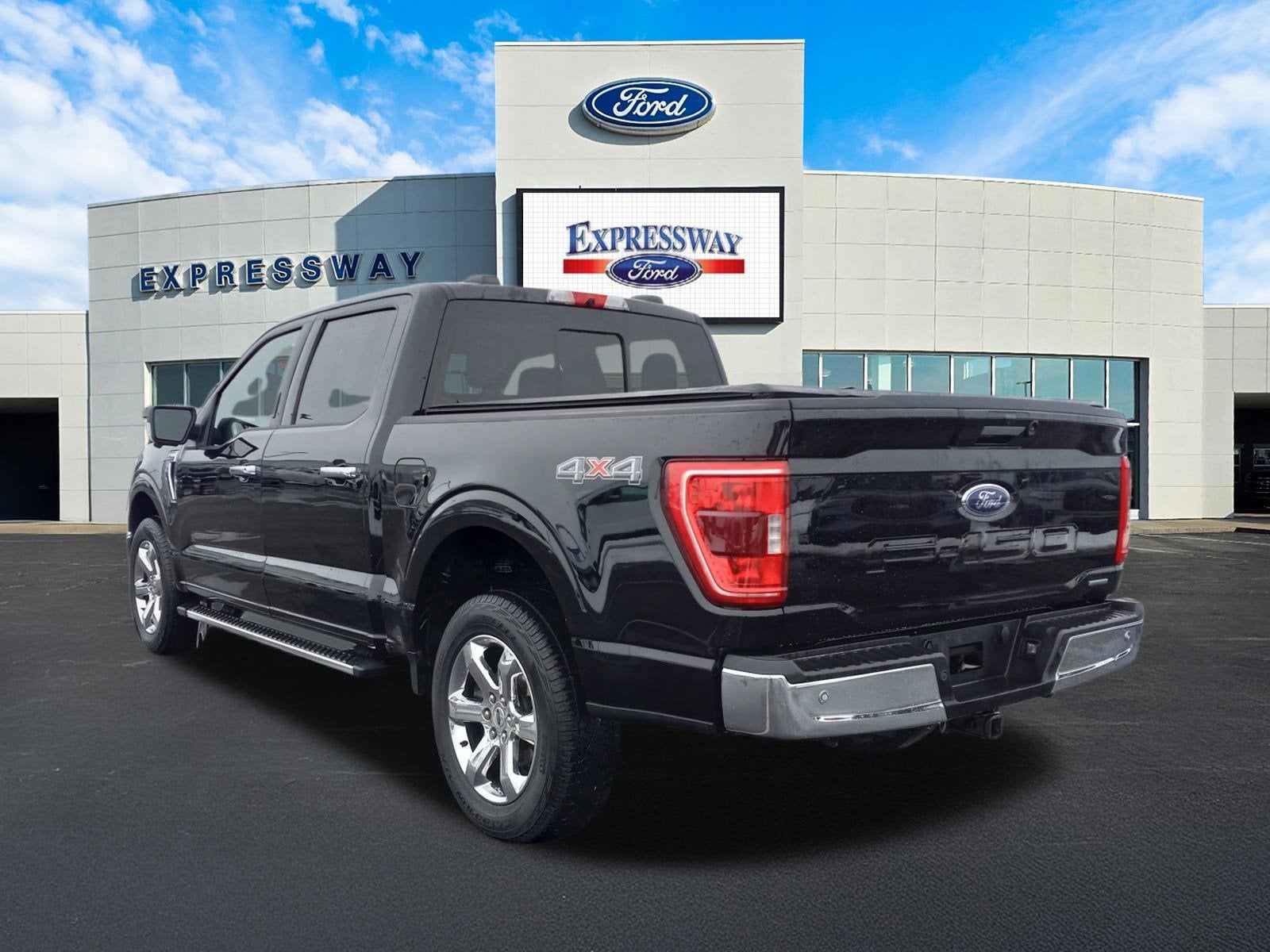 2022 Ford F-150 XLT 4WD SuperCrew 5.5' Box