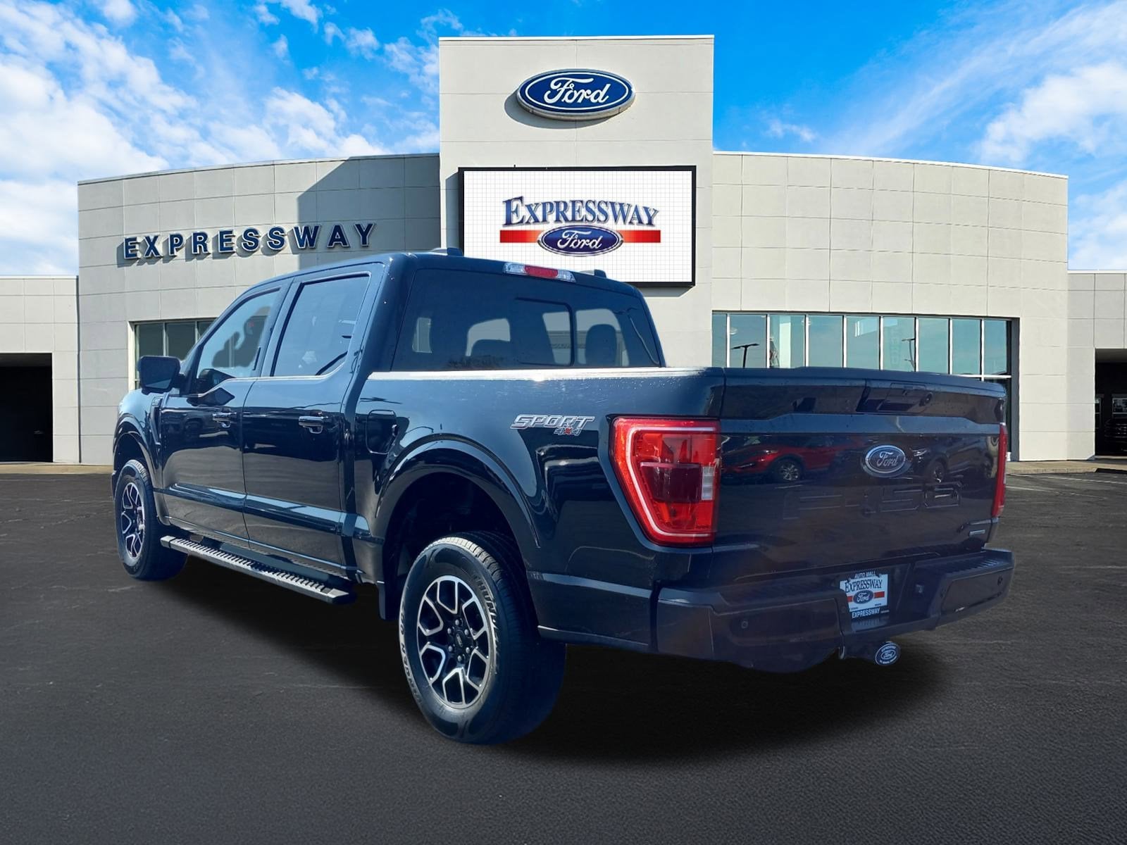 2023 Ford F-150 XLT 4WD SuperCrew 5.5' Box
