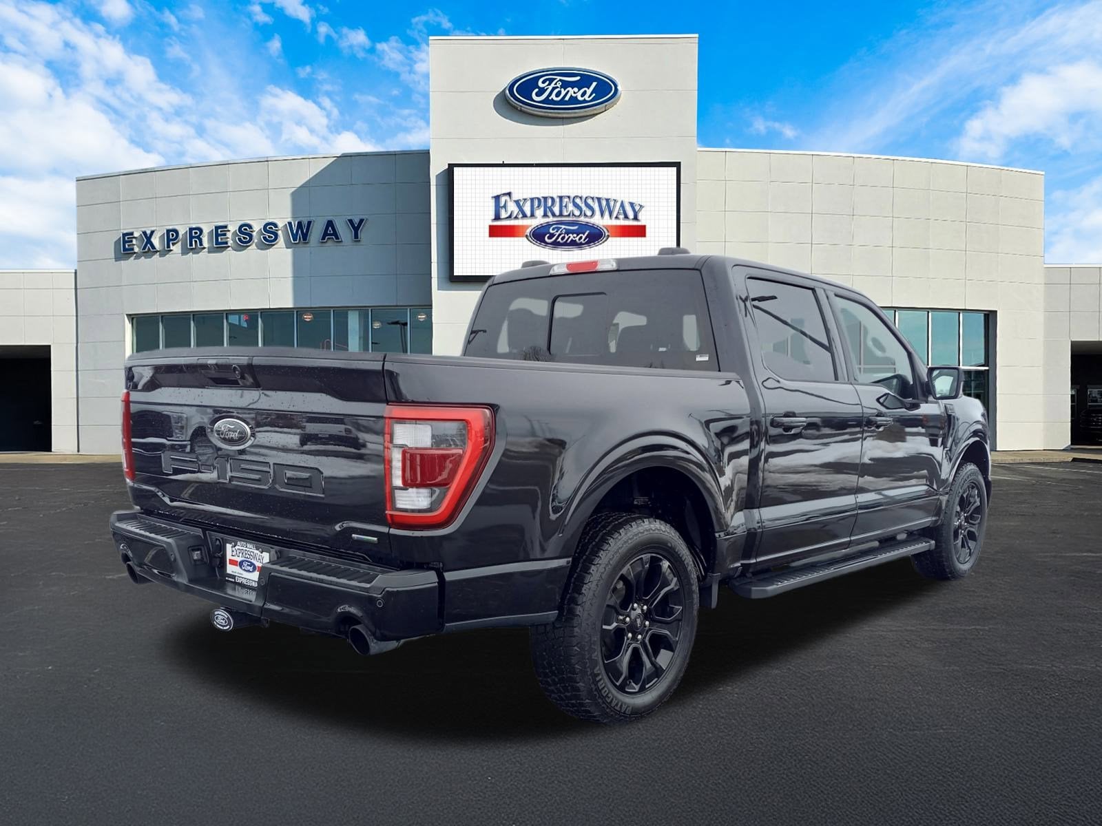 2023 Ford F-150 LARIAT 4WD SuperCrew 5.5' Box