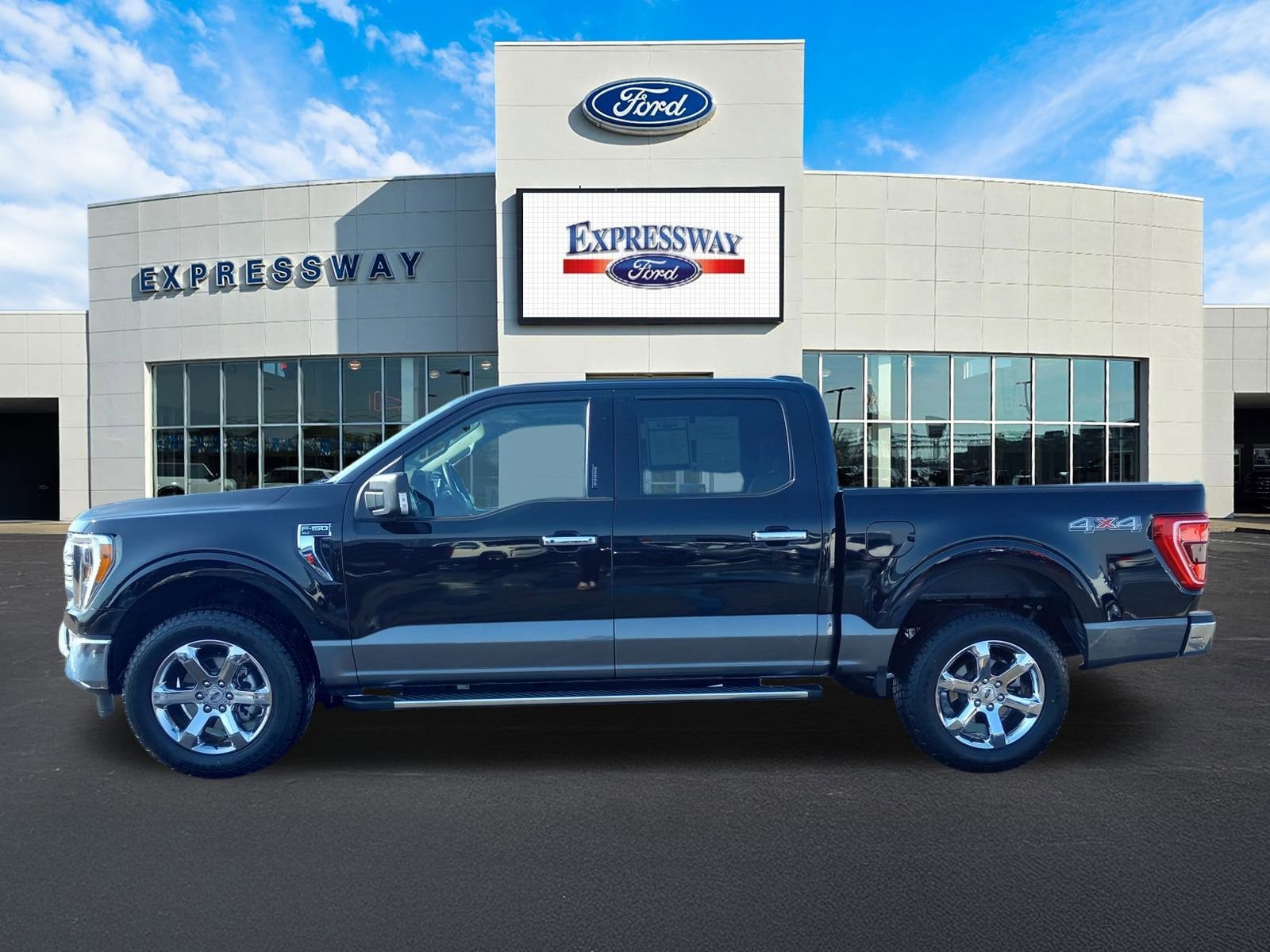 2023 Ford F-150 XLT 4WD SuperCrew 5.5' Box