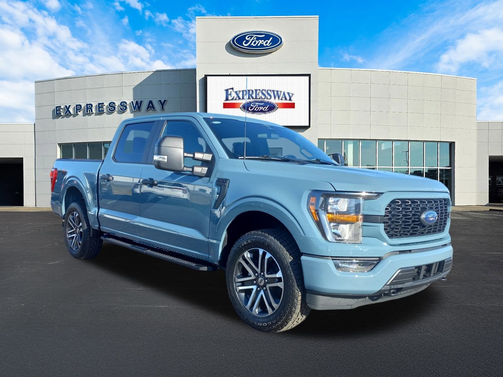 2023 Ford F-150 XL 4WD SuperCrew 5.5' Box