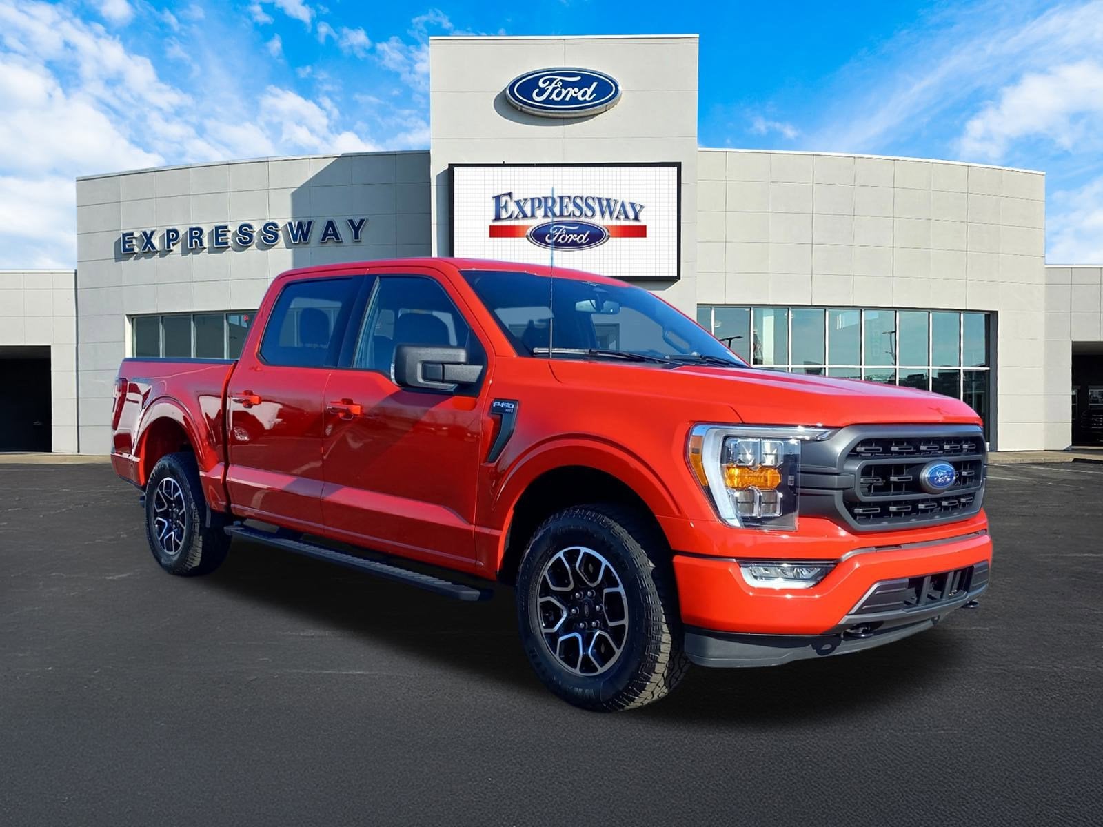 2023 Ford F-150 XLT 4WD SuperCrew 5.5' Box